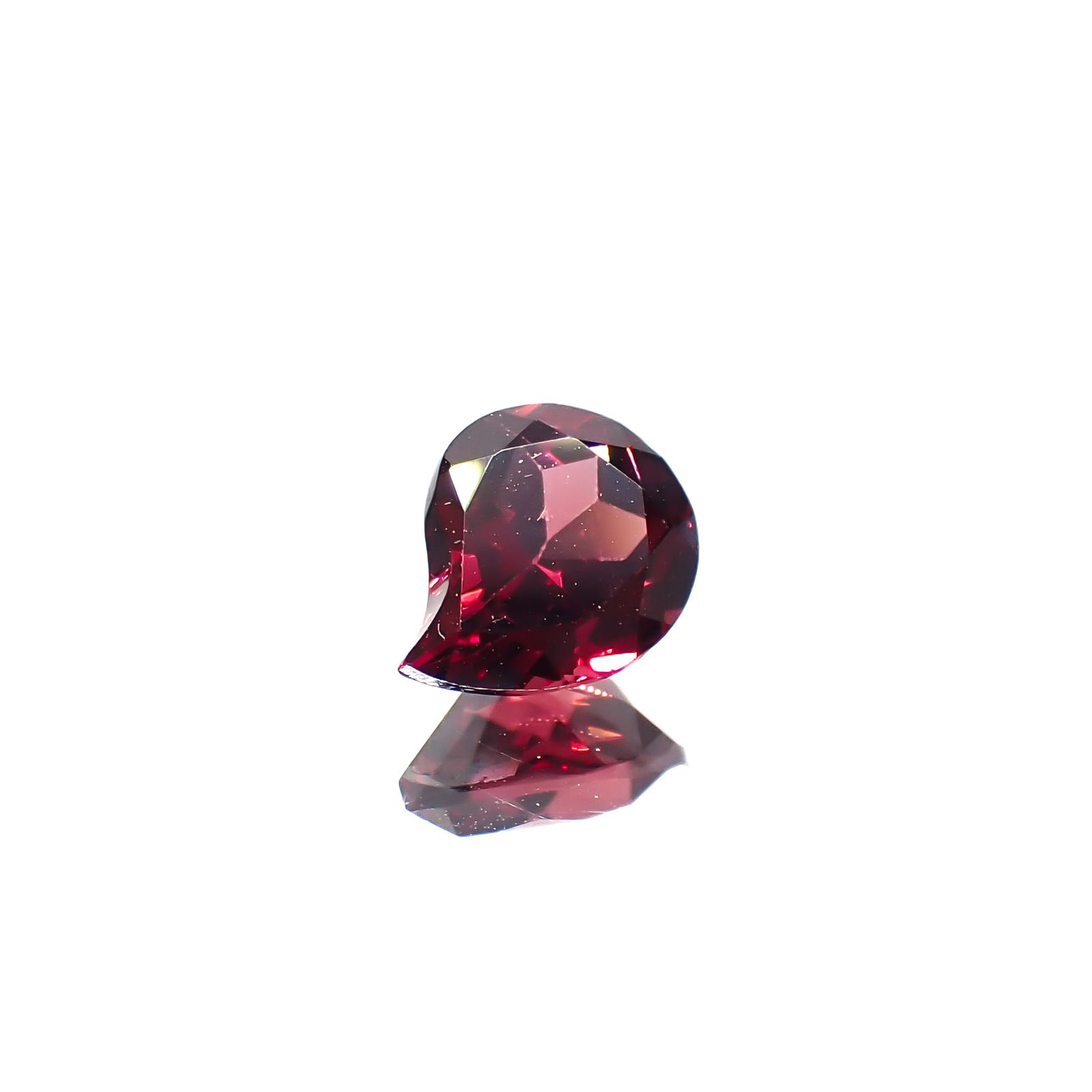 ◇カスタムカット◇パイロープアルマンディンガーネット モザンビーク産 0.84ct[240928955]6.4x5.2mm前後