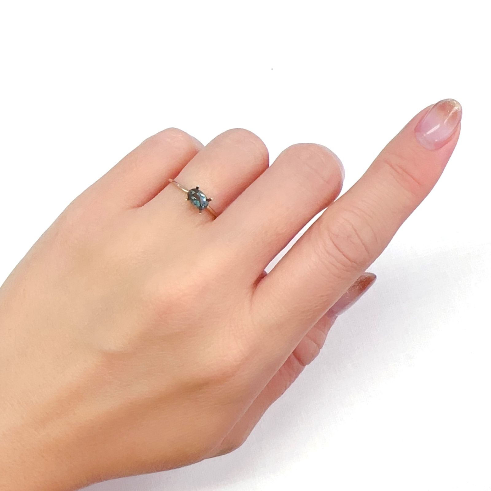 カラーチェンジアンデシン モンゴル産 0.38ct[231023556]6.1x3.9mm前後