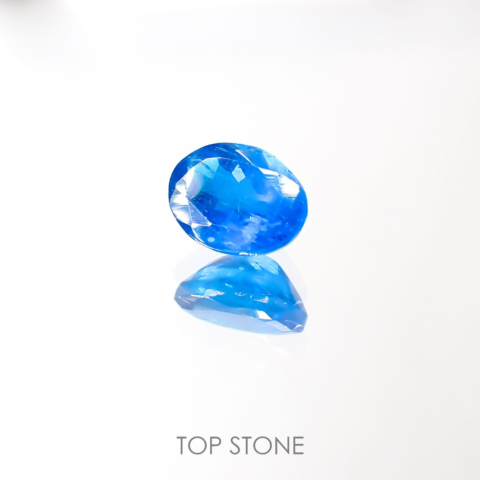 ネオンブルーアパタイト(宝石名アパタイト) ブラジル産 1.26ct 識別済[210712580]7.6×5.8mm前後