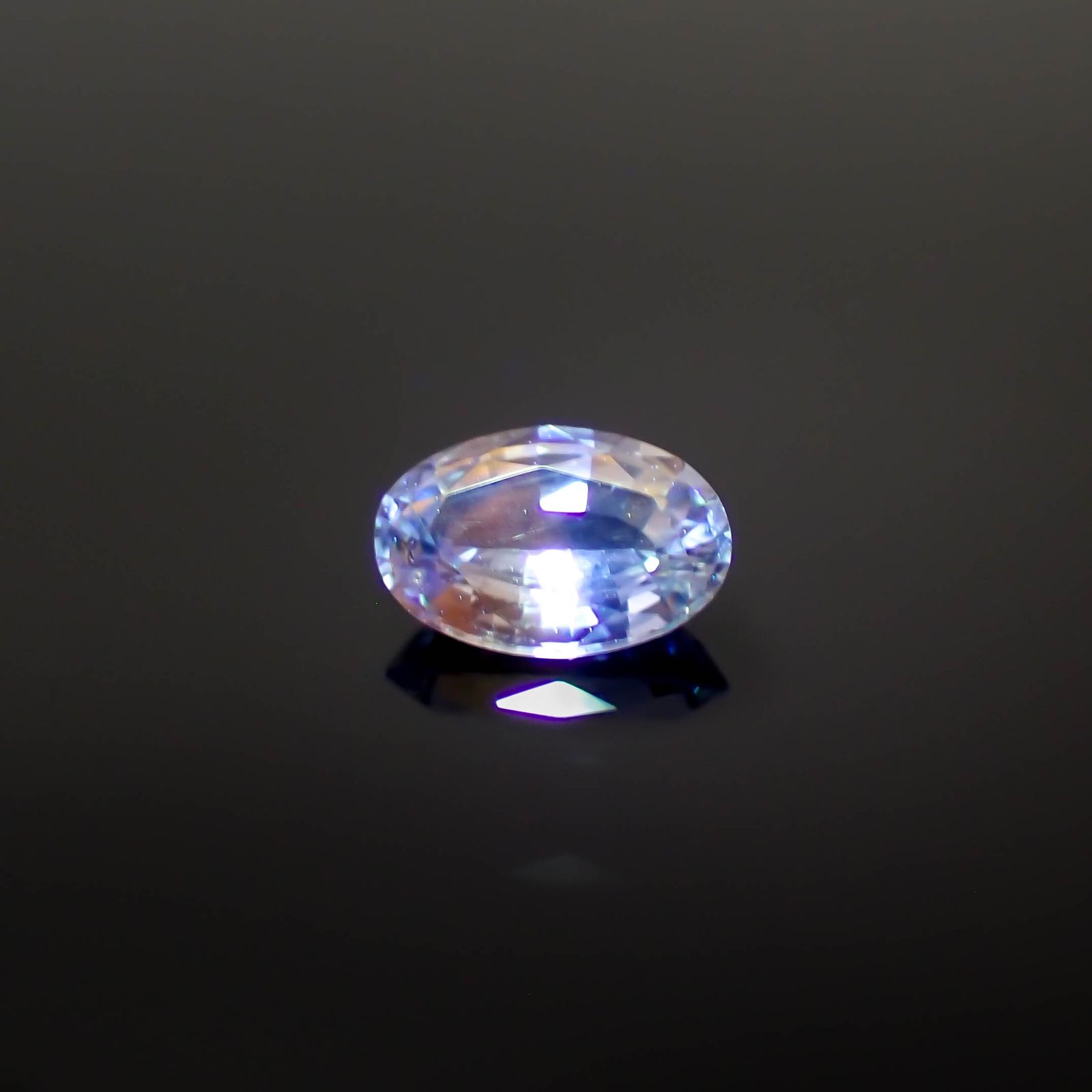 アイスブルーサファイア スリランカ産 0.53ct[230722689]6.1x4mm前後