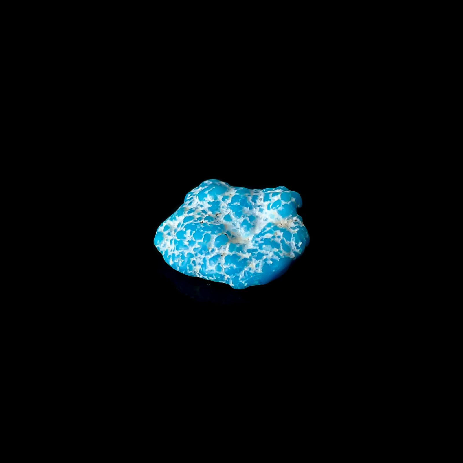 ターコイズ 原石 アメリカ・アリゾナ州キングマン産 5.82ct[240226368]14.4x11.4mm前後