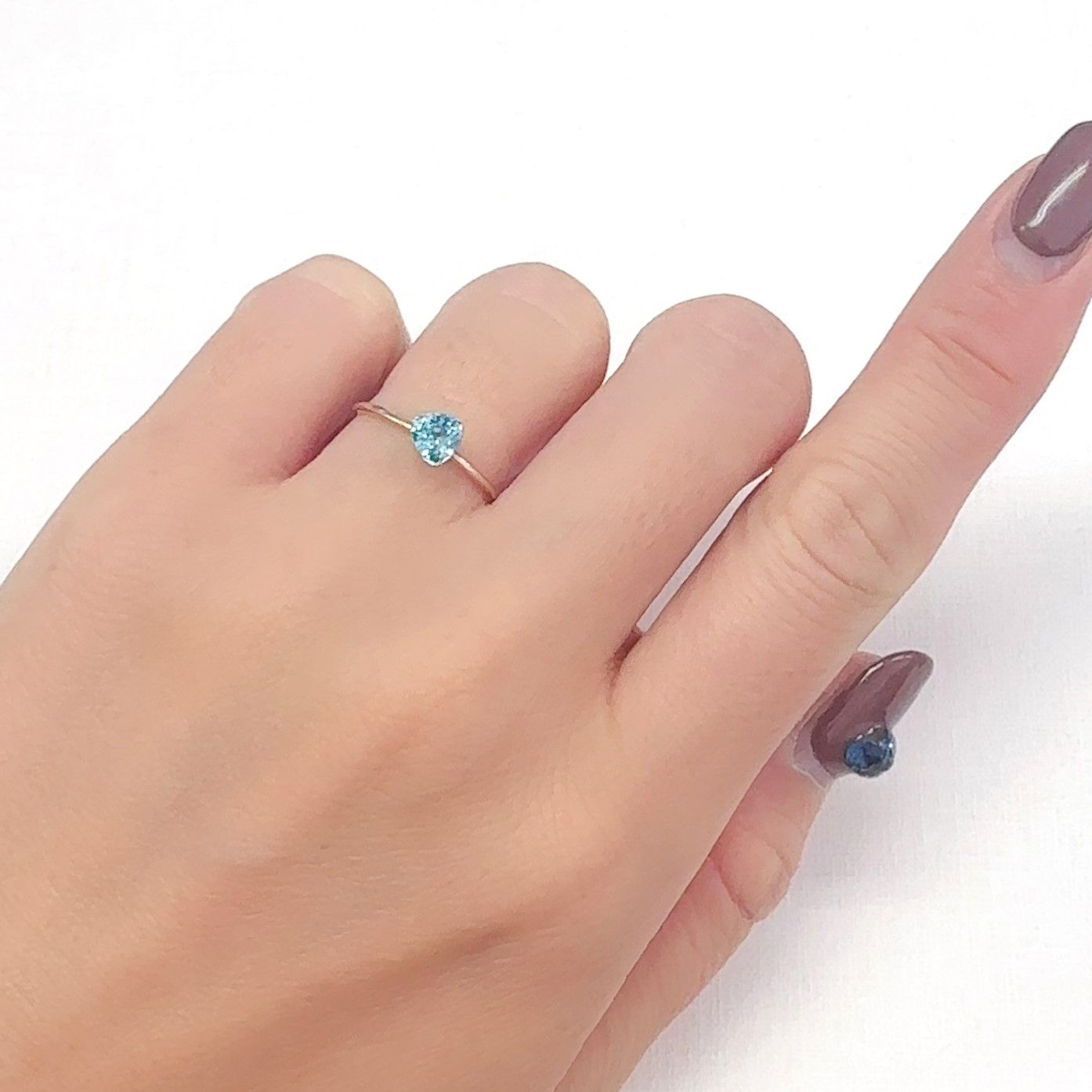 ブルージルコン カンボジア産 0.73ct[240728506]5x5mm前後