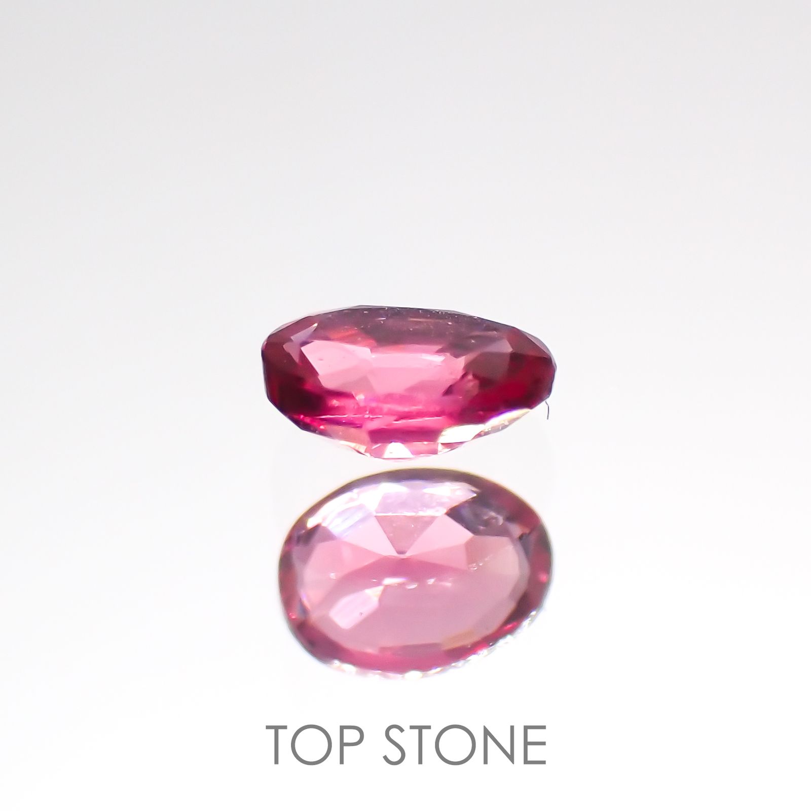 ホットピンクスピネル(宝石名ピンク・スピネル)タンザニア産 0.19ct 識別済[220114134]3.9x3mm前後