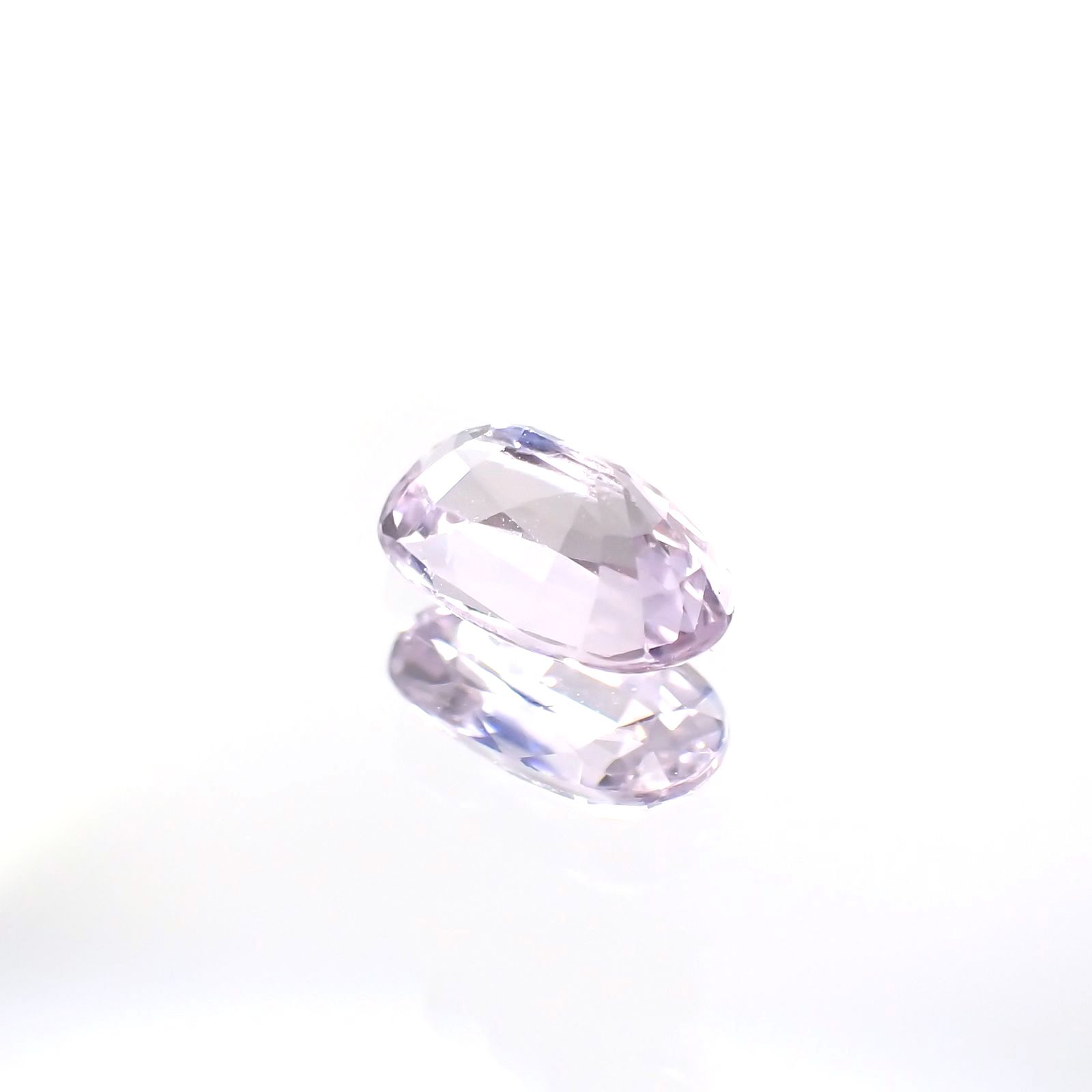 ラベンダーサファイア(宝石名サファイア) マダガスカル/スリランカ産 0.69ct 識別済[210812505]6.5×3.8mm前後