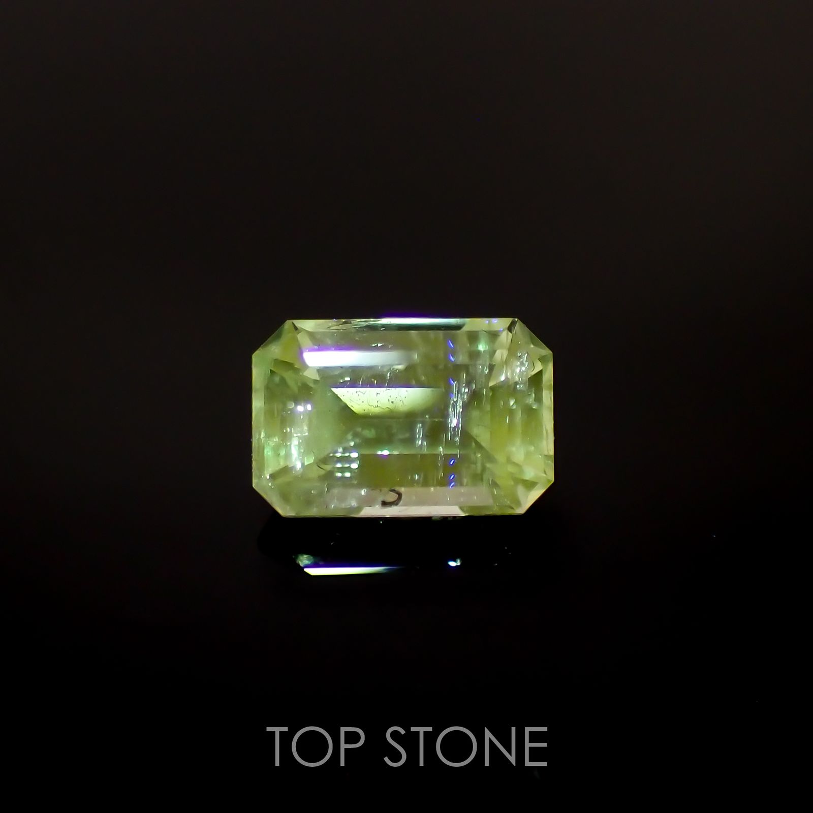 バナジウムコーネルピン(宝石名コーネルピン)タンザニア・タンガ州産 0.91ct 識別済[220115621]6.7x4.4mm前後