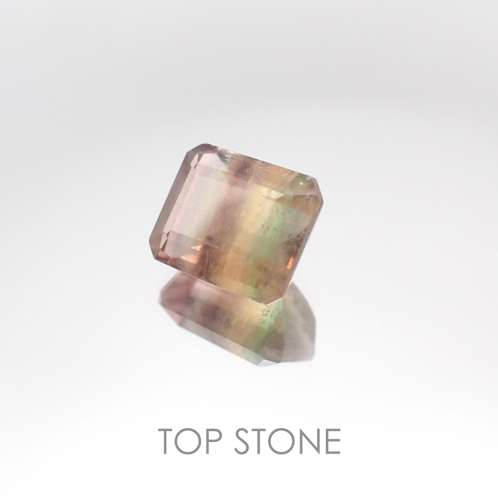 バイカラーフローライト ブラジル産 ルース 5.08ct[20107061]10.1×8.2mm前後