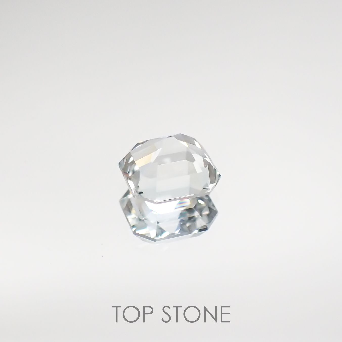 ジェレメジェバイト(宝石名エレメージェバイト) ナミビア産 0.296ct ソ付(彩珠)[210711693]3.9×3.7mm前後