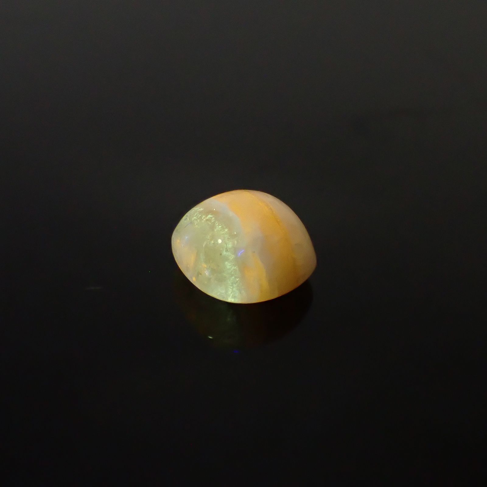 北海道石(北海道オパール) 北海道河東郡鹿追町然別産 1.86ct [250530383]7.7x7.8mm前後