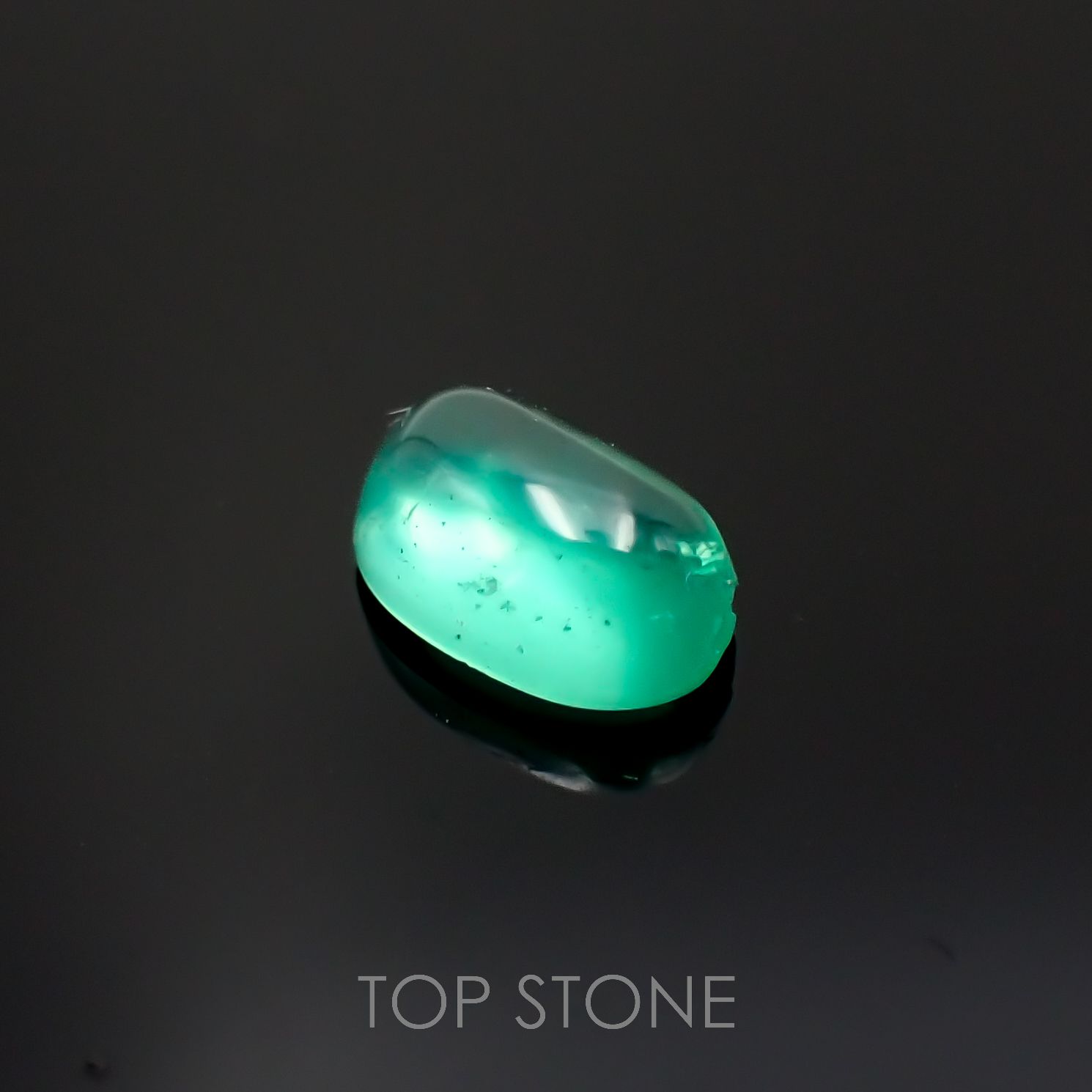 エメラルドキャッツアイ(宝石名エメラルド)コロンビア産 0.58ct 識別済[221018911]6.3x4.4mm前後
