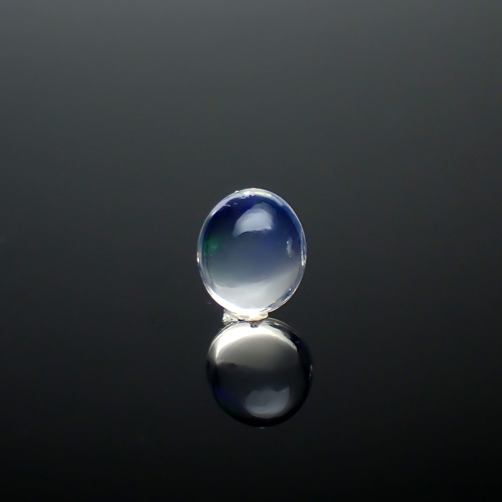 ウォーターオパール メキシコ産 0.66ct / 6.6x5.7mm前後 [250931002]