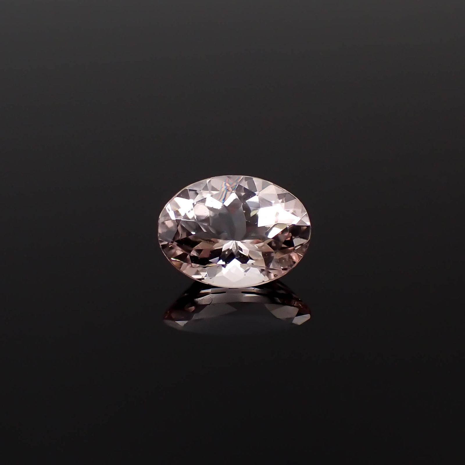 モルガナイト ブラジル産 1.08ct[240326777]8.1x6.2mm前後