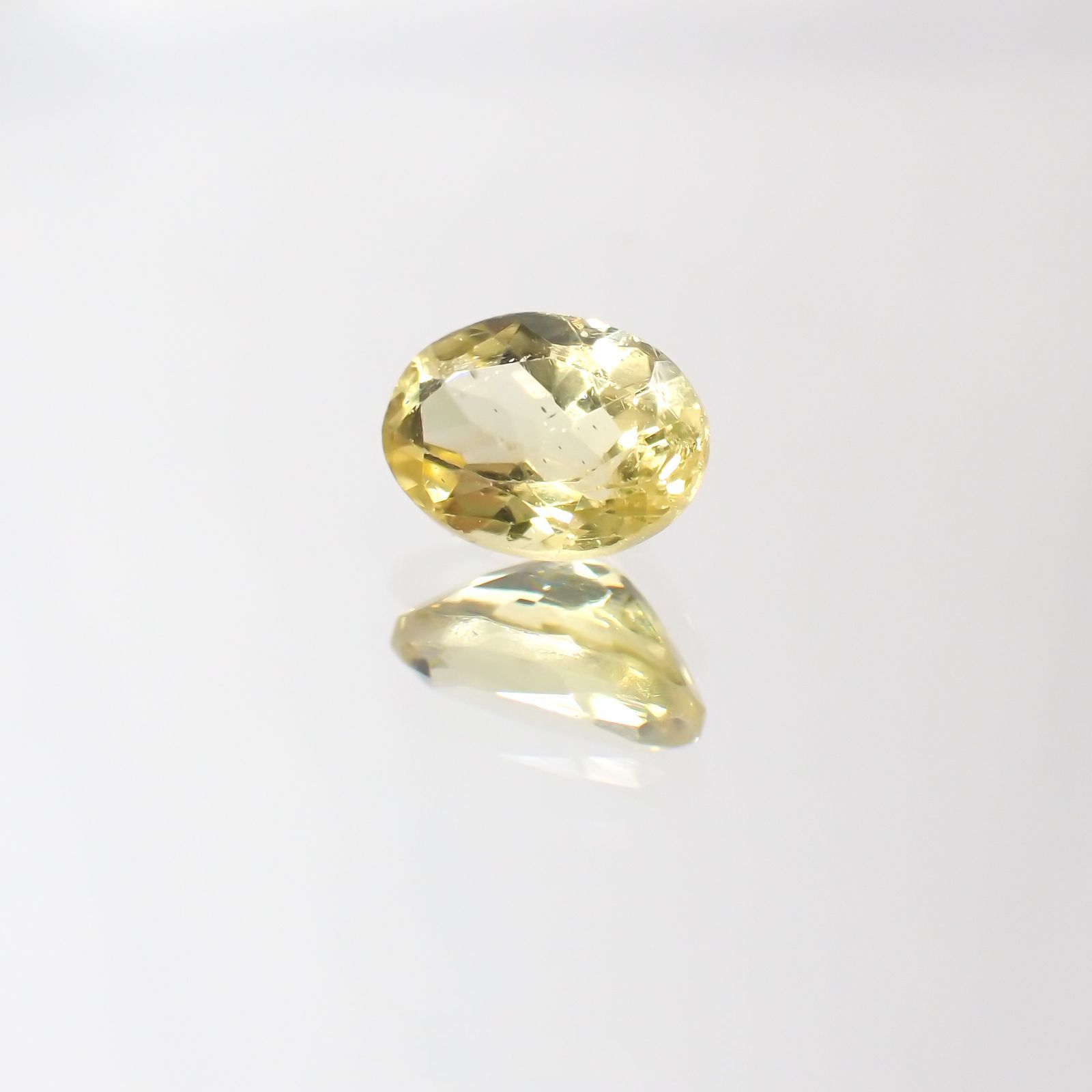 レモンイエローアパタイト(宝石名アパタイト) メキシコ産 0.93ct 識別済[211013235]7.2×5.2mm前後