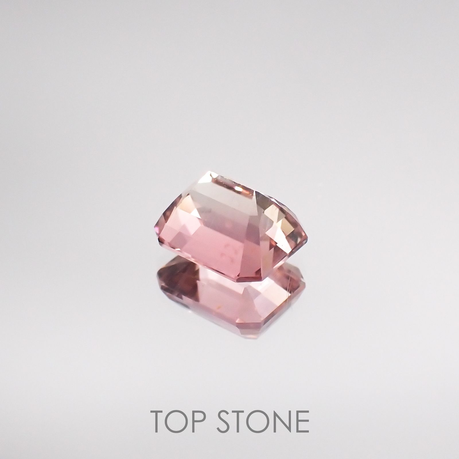 ピンクトルマリン パパラチャカラー(宝石名ピンク・トルマリン) ルワンダ産 1.170ct ソ付(彩珠)[210711592]6.6×5.3mm前後