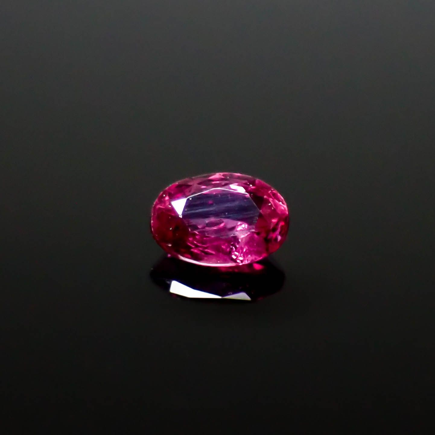 ルビー ビルマ/モザンビーク産 0.15ct [250630508]3.6x2.5mm前後