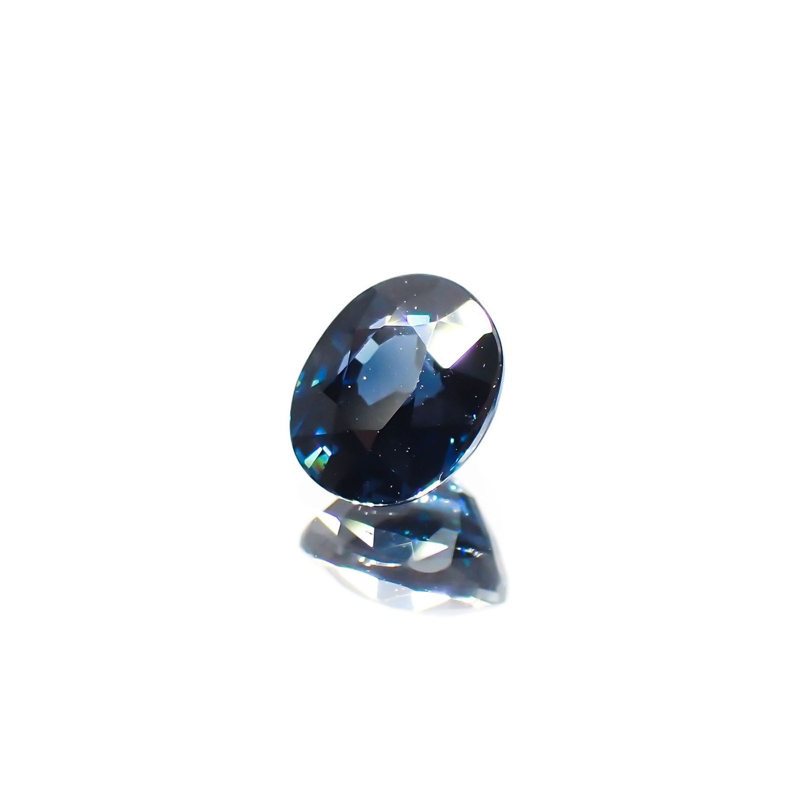コバルトブルースピネル(宝石名ブルー・スピネル)スリランカ産 ソ付(日独) 1.051ct / 6.37x5.33mm前後 [220113825]