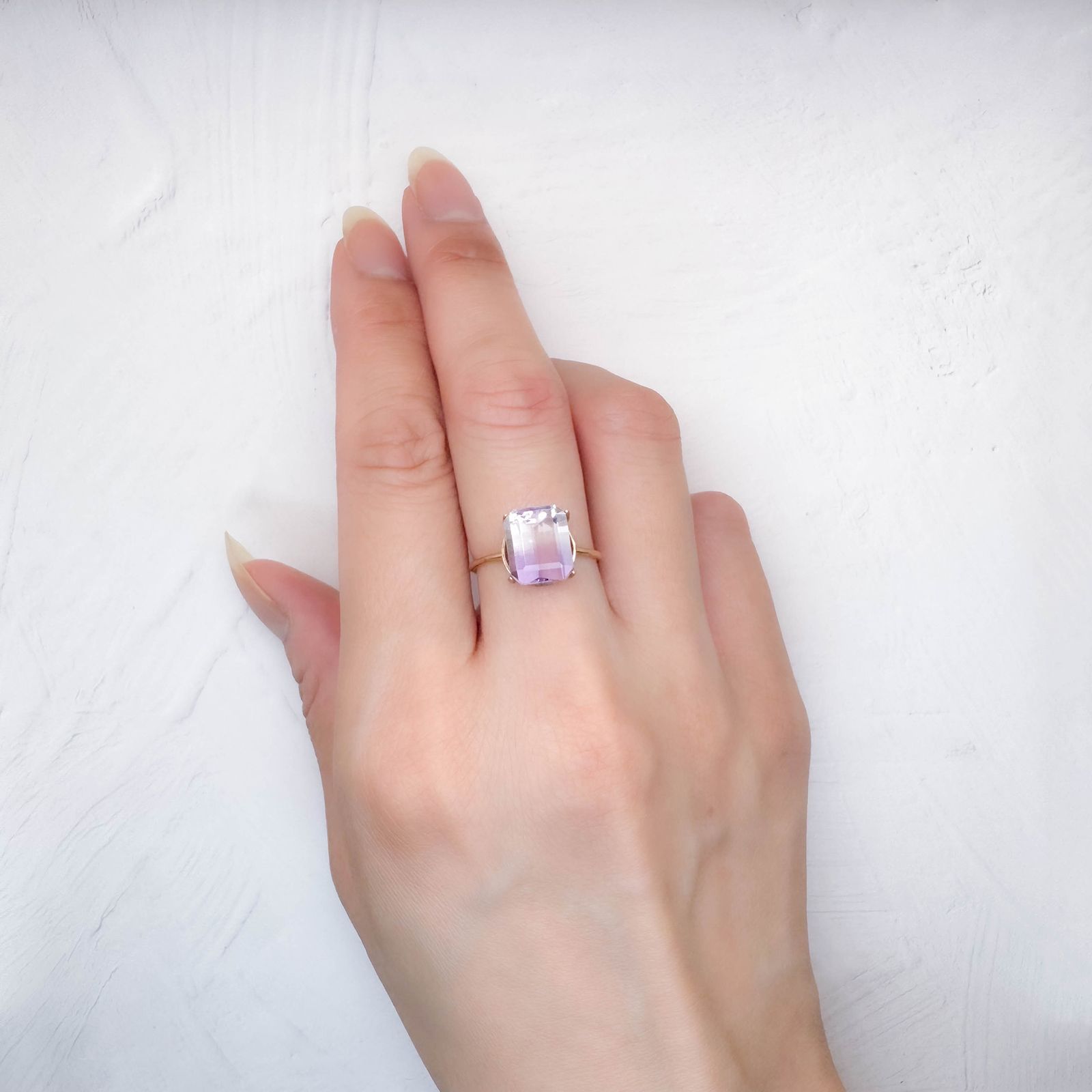 アワーグラスアメジスト モロッコ産 3.06ct / 10x8.1mm前後 [250730888]