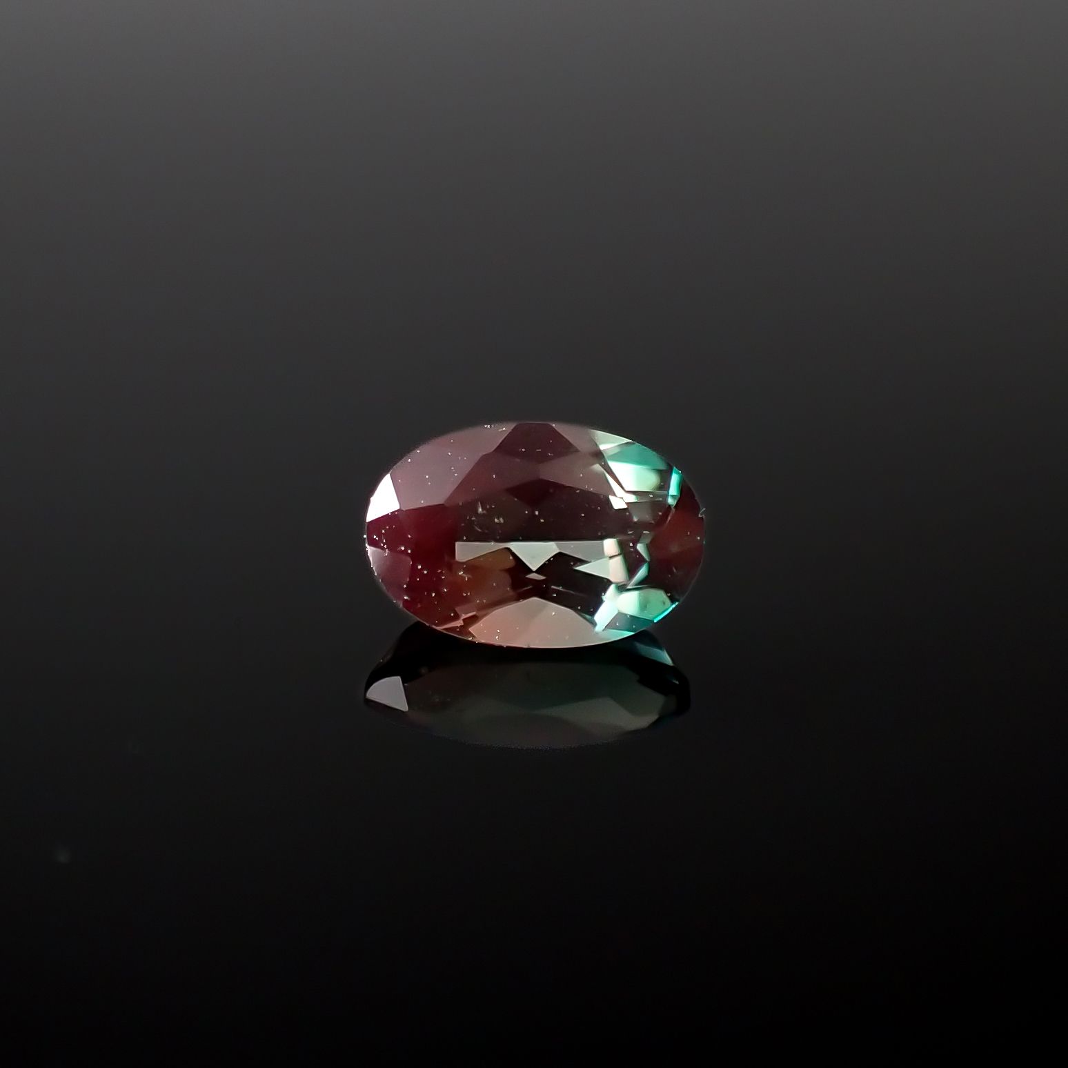 カラーチェンジアンデシン モンゴル産 0.43ct[240226323]5.9x3.9mm前後