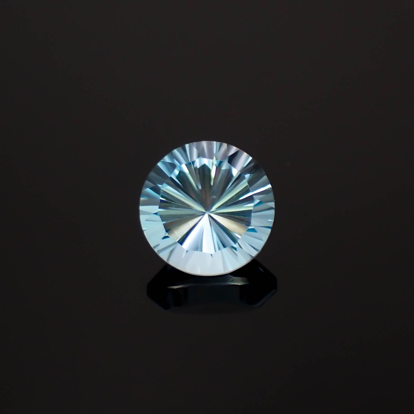 ブルートパーズ ブラジル産 4.40ct[221219349]9.8x9.8mm前後