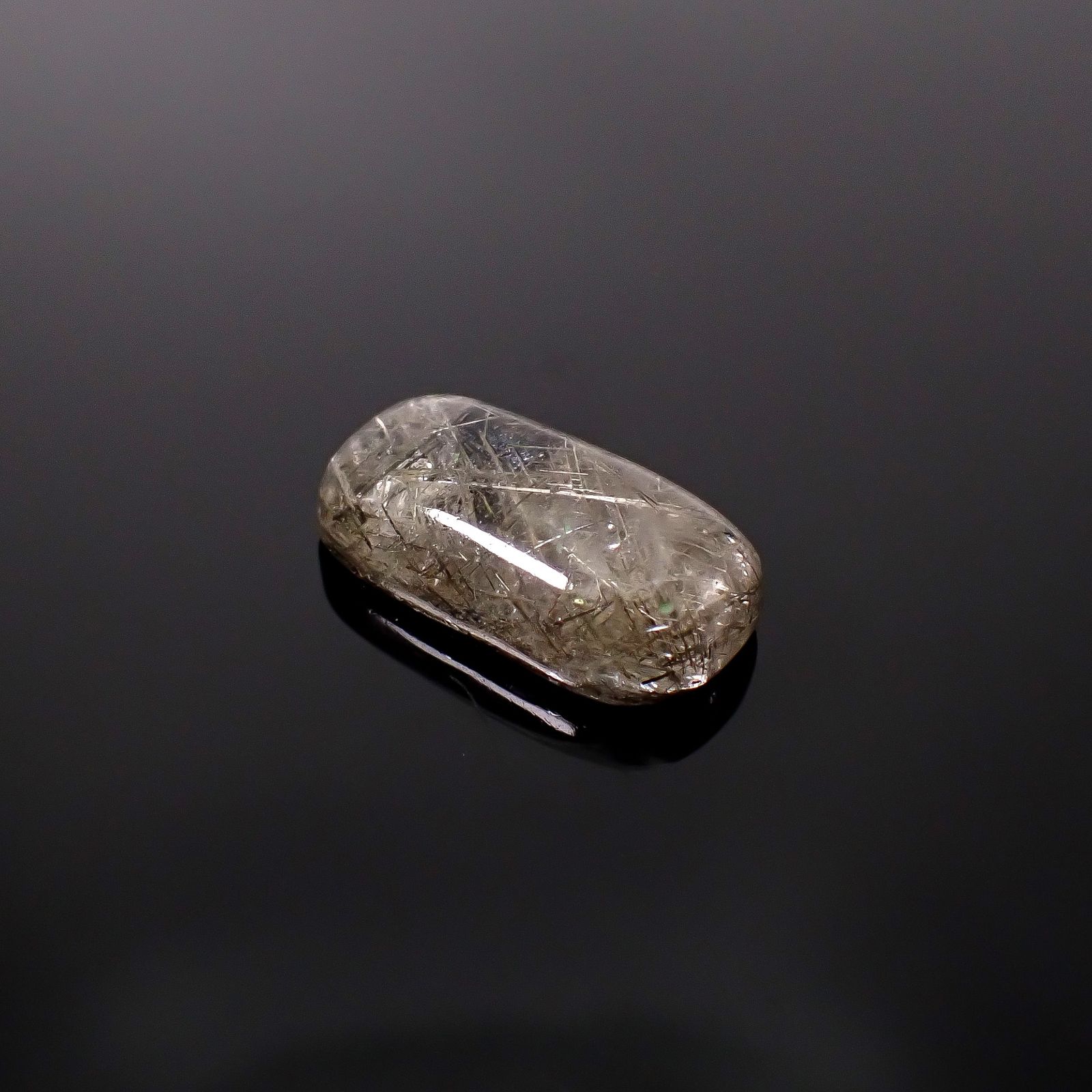 シルバールチルクォーツ ブラジル産 25.94ct / 25.6x13.8mm前後 [260131590]