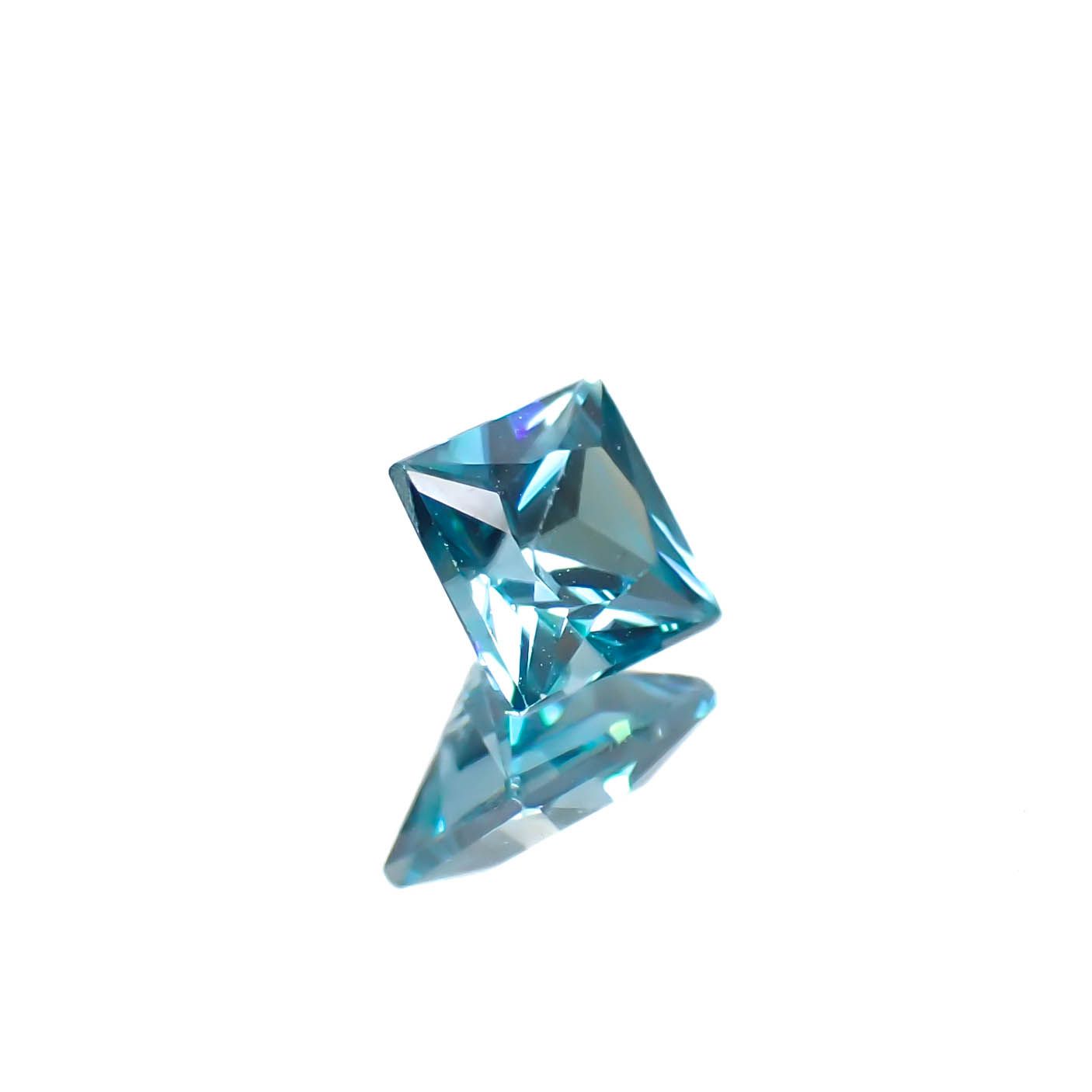 ◇プリンセスカット◇ブルージルコン カンボジア産 0.48ct [241229632]4x3.9mm前後