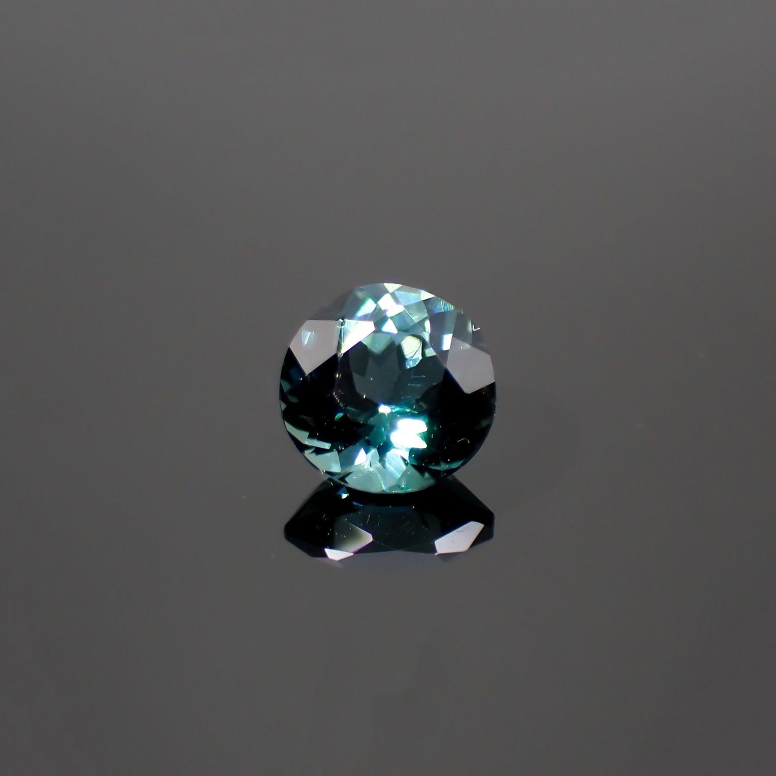 ブルートルマリン(宝石名トルマリン)アフガニスタン産 0.41ct 識別済[250115314]4.8x4.7mm前後