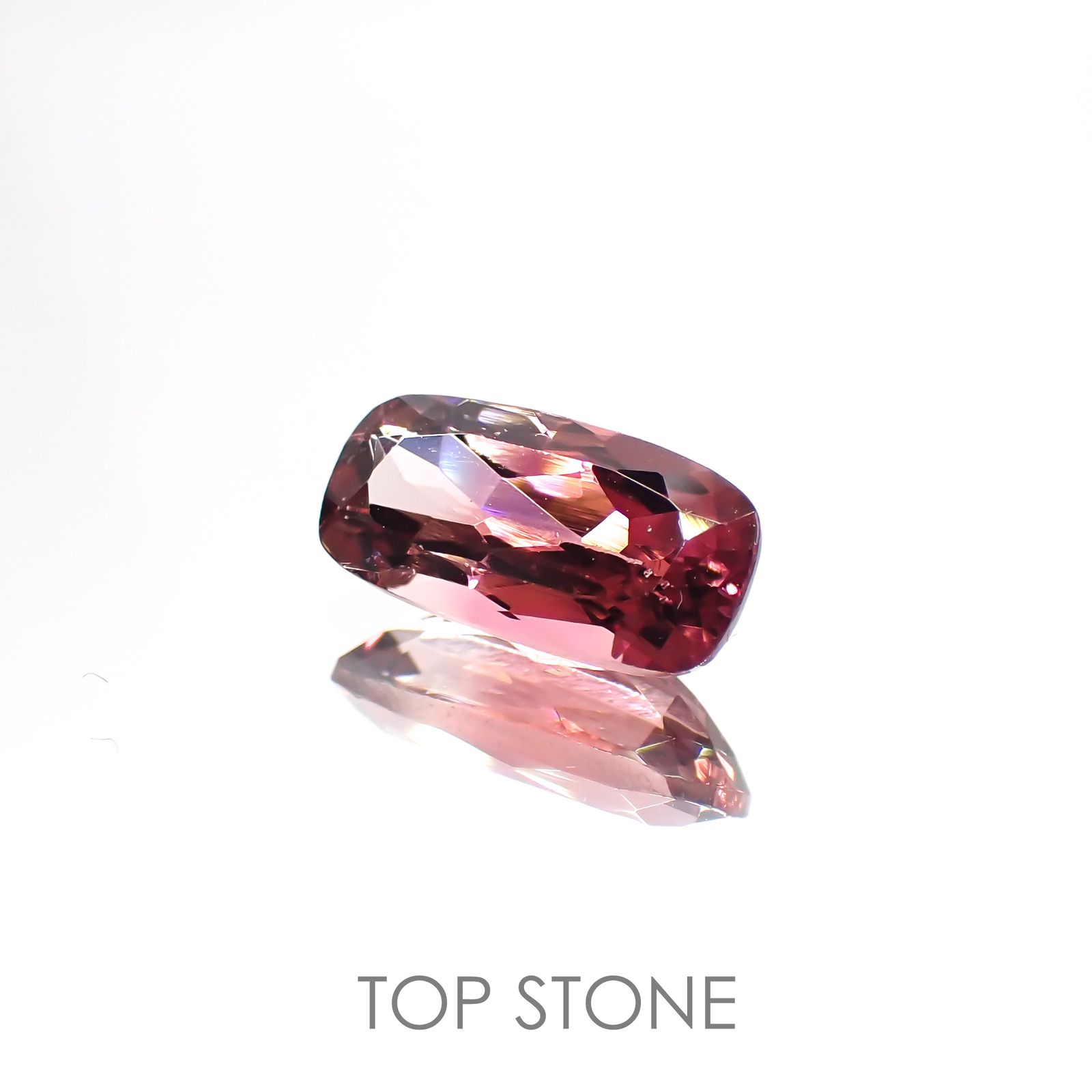 バイカラートルマリン(宝石名バイカラー・トルマリン) コンゴ民主共和国産 1.588ct ソ付(彩珠)[211013607]10.3×5.1mm前後