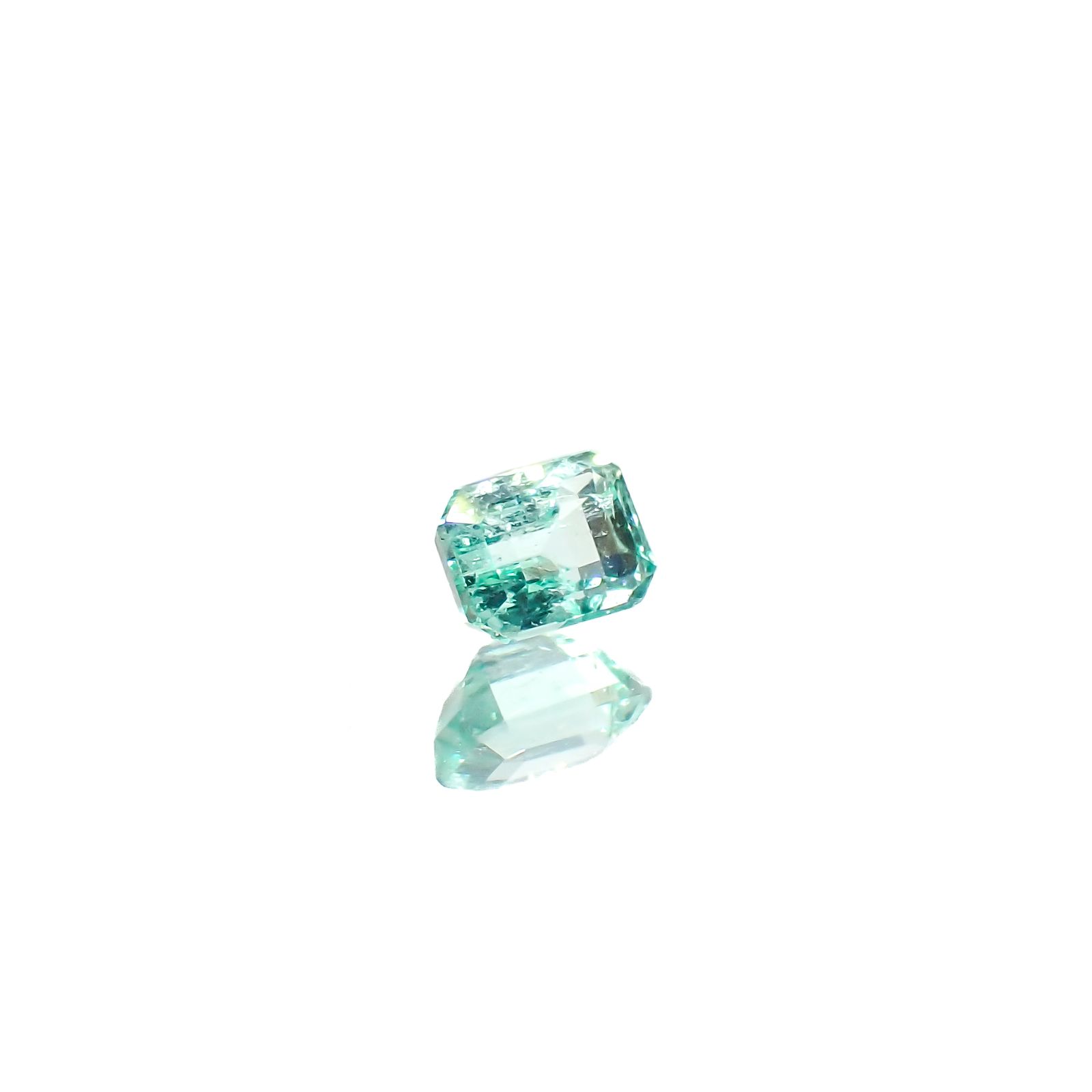 パステルカラーエメラルド コロンビア産 0.24ct[240225955]3.8x2.9mm前後