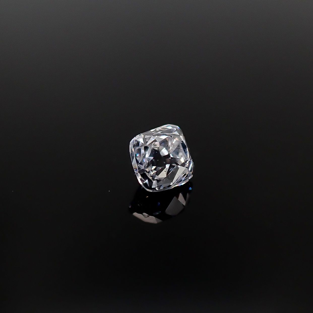 ◇オールドマインカット◇ダイヤモンド I1-SI2/F 0.079ct[231023631]2.3x2.2mm前後