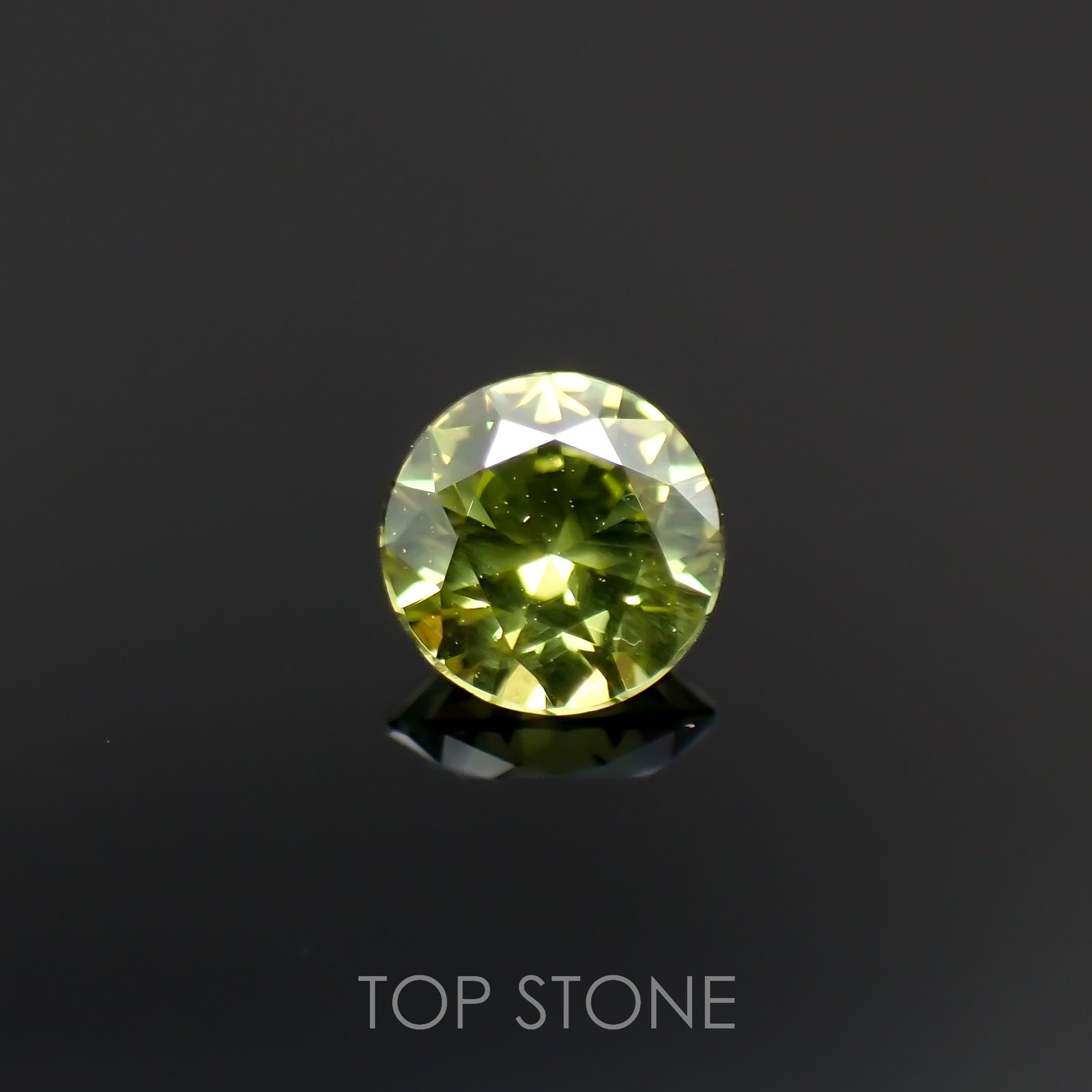デマントイドガーネット(宝石名デマントイド・ガーネット)ロシア産 0.26ct 識別済[221219465]3.9x3.9mm前後