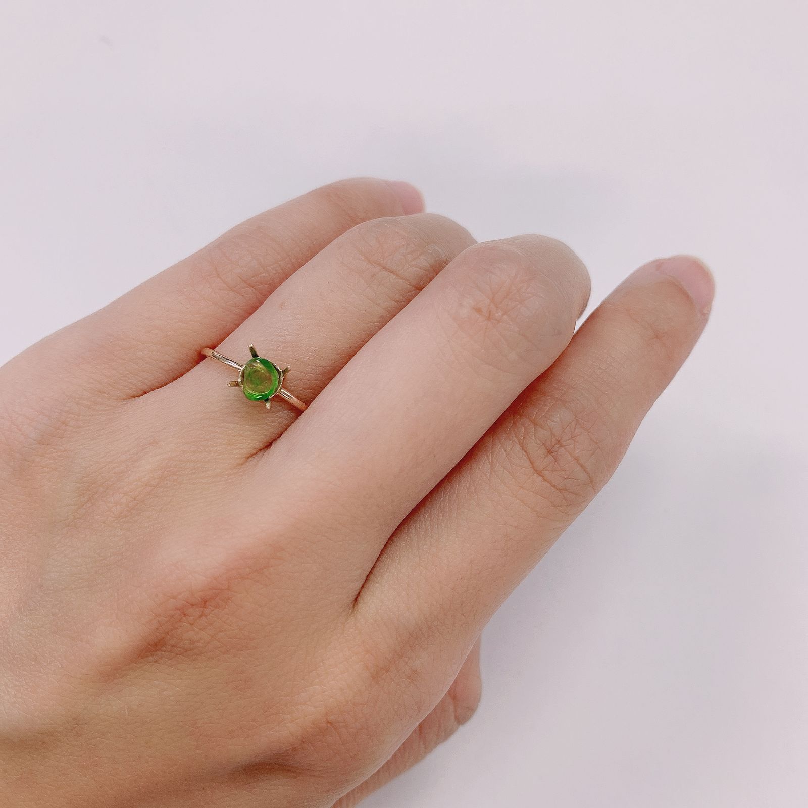 デマントイドガーネット 原石スライス(宝石名デマントイド・ガーネット) 0.26ct 識別済[210812771]4.8×3.4mm前後