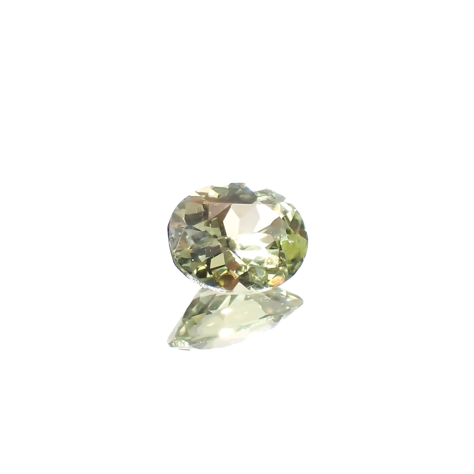 バナジウムクリソベリル(宝石名クリソベリル)マダガスカル産 0.449ct ソ付(日独)[240527634]5.6x4.51mm前後
