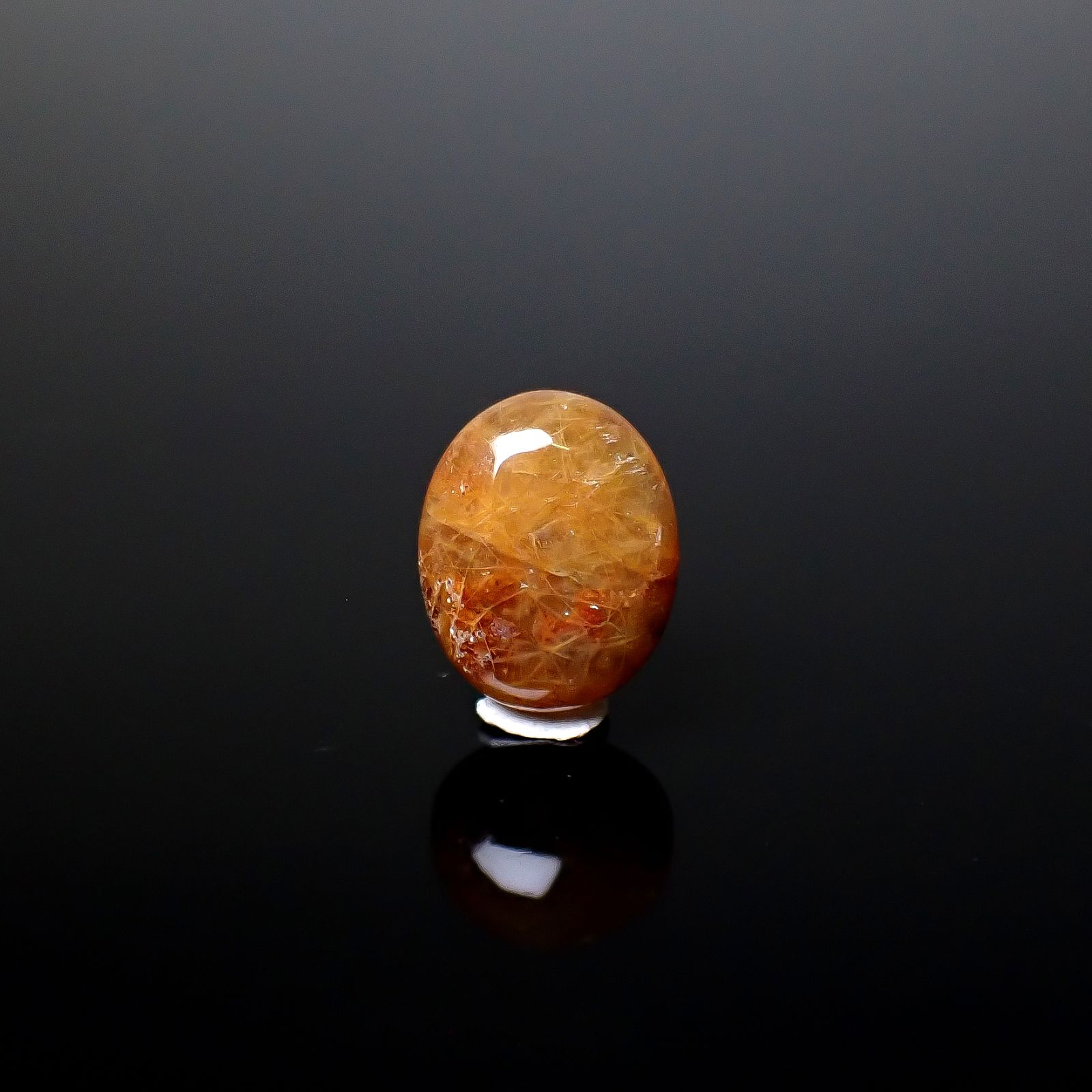 北海道石(北海道オパール)※裏面蛍光  北海道河東郡鹿追町然別産 4.79ct [250630530]13.4x10.9mm前後