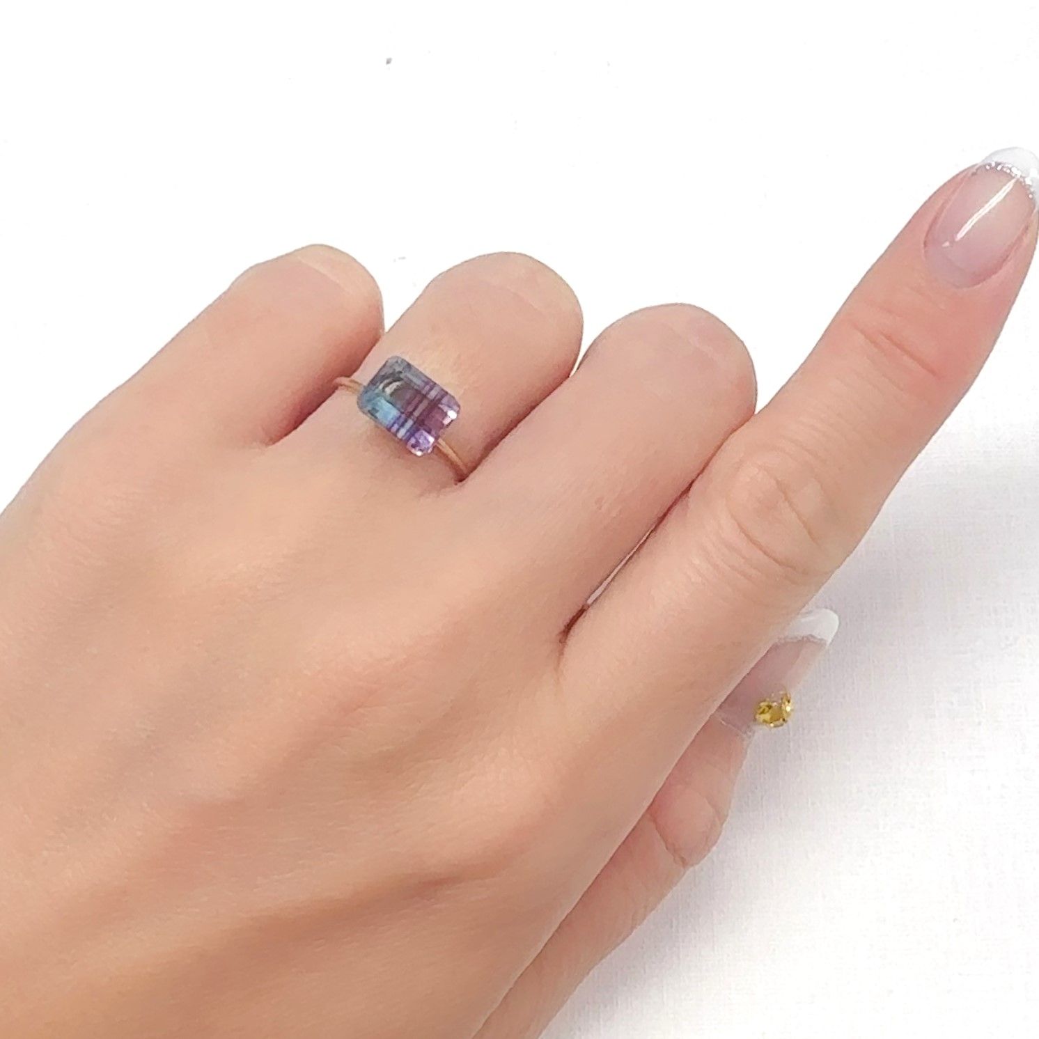 パーティカラーフローライト フルオレッセンス ブラジル産 2.96ct[240828638]8.9x6.9mm前後