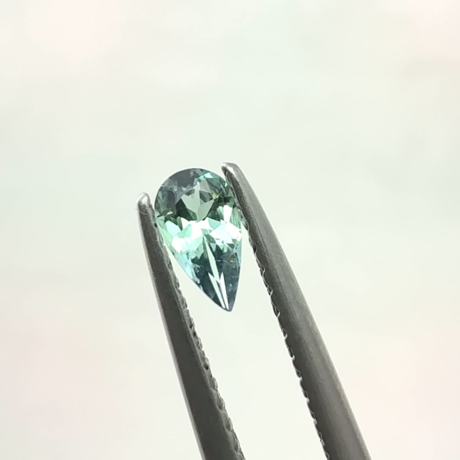 ブルーグリーンコーネルピン(宝石名コーネルピン)タンザニア産 識別済