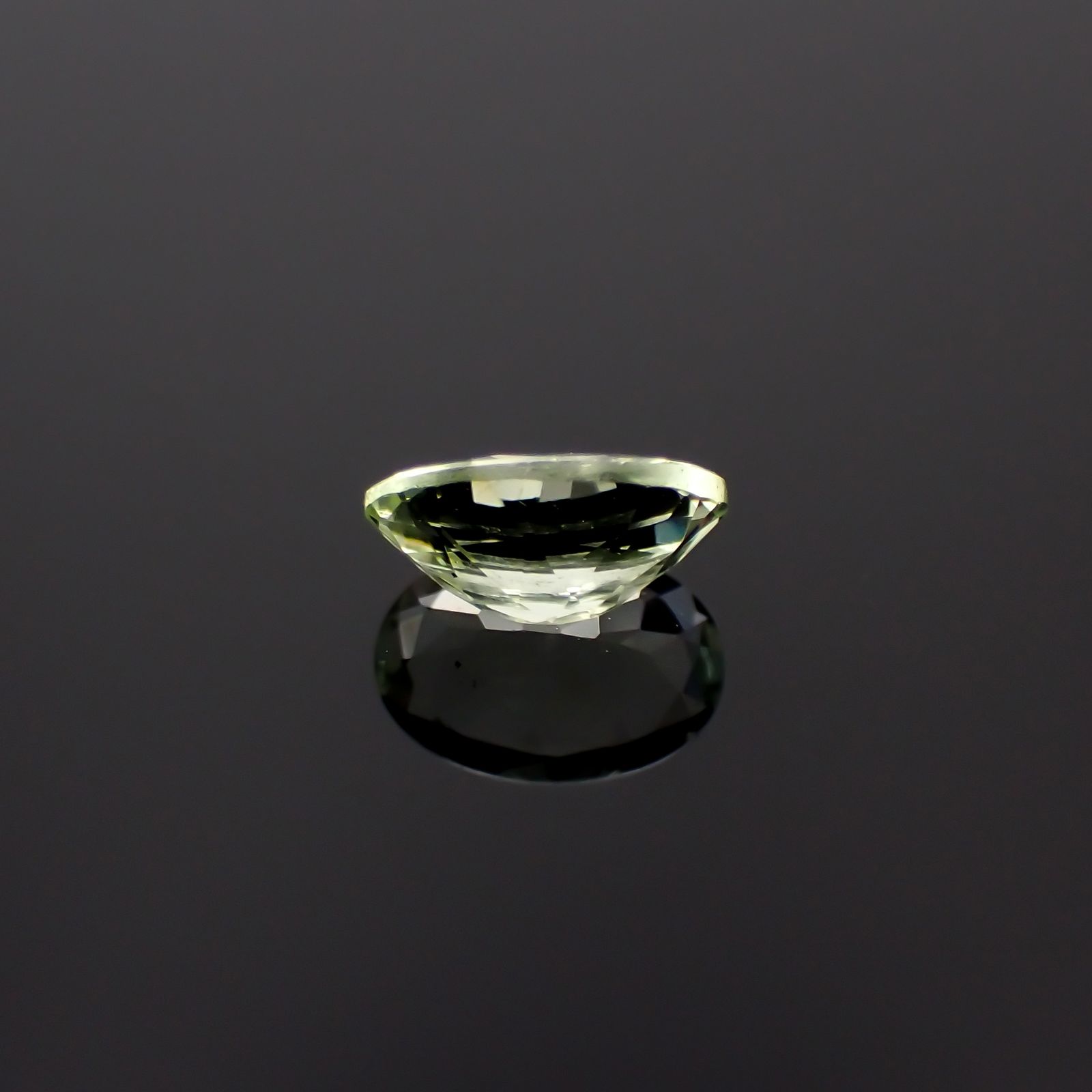 ミントガーネット タンザニア産 0.61ct[231023726]6.5x4.5mm前後