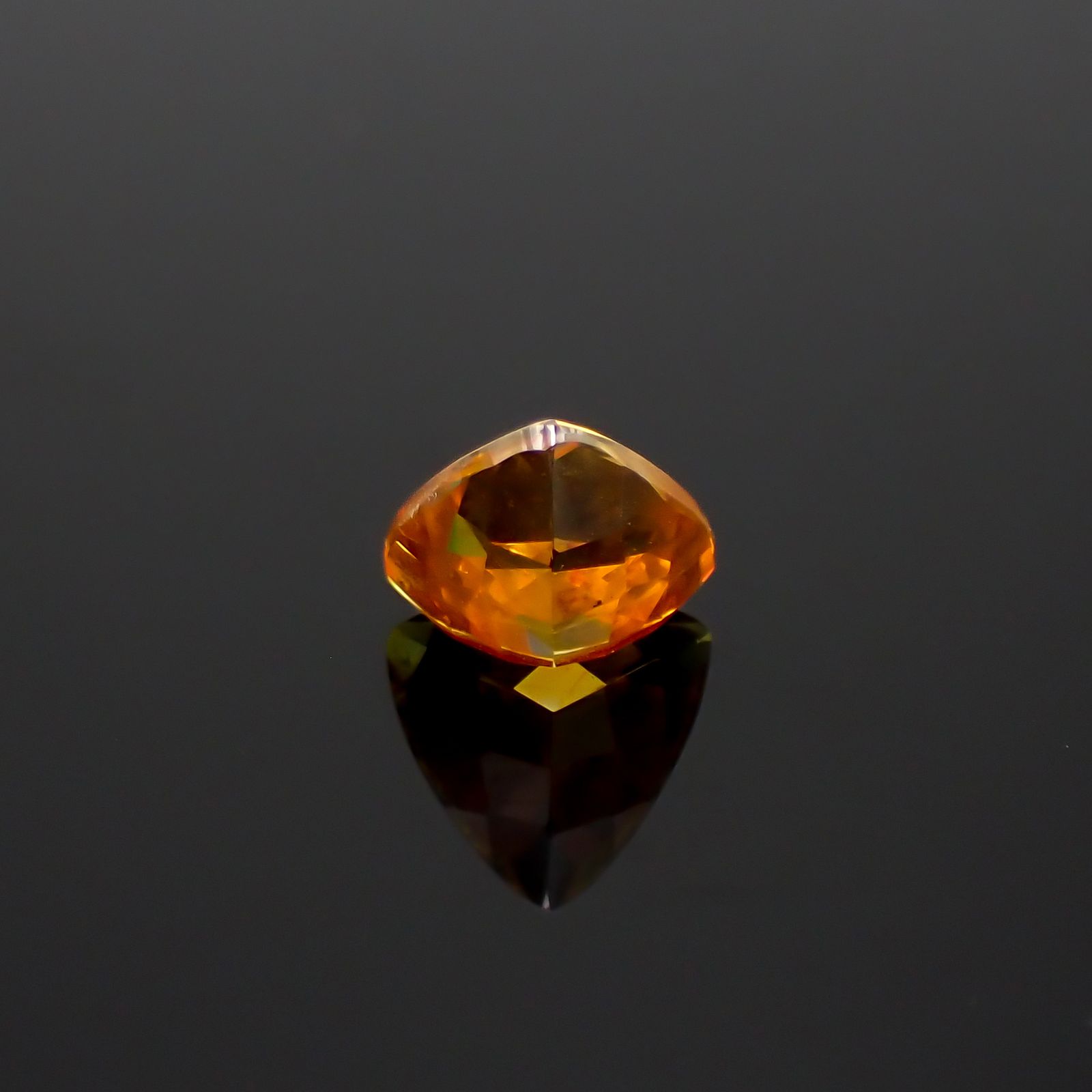 スファレライト(宝石名スファレライト)スペイン産 2.95ct 識別済[231023874]8.5x8.7mm前後