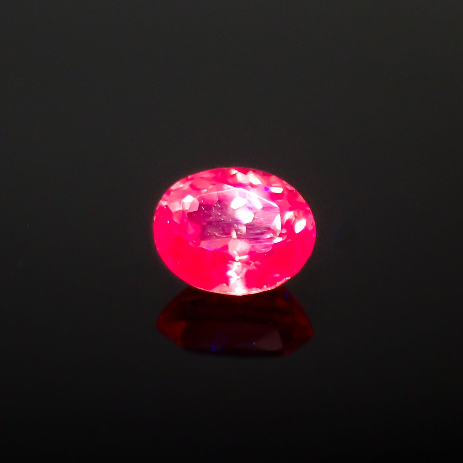 ピンクスピネル パパラチャカラー タンザニア産 0.27ct[230421857]4.2x3.3mm前後