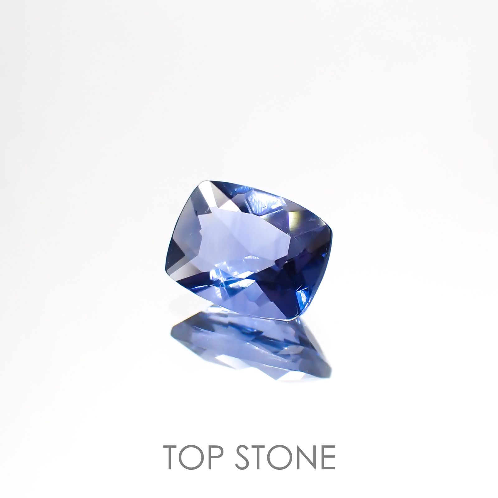 カラーチェンジフローライト(宝石名ブルー・フルオライト)ブラジル産 1.68ct 識別済[220114241]8.2x6.2mm前後
