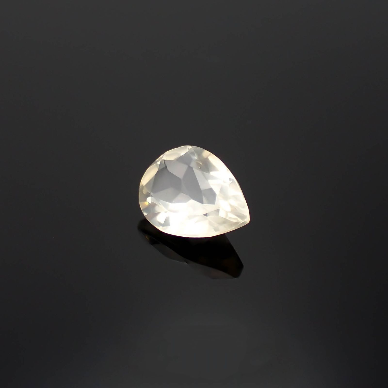 ゴールデンラブラドライト メキシコ産 1.39ct / 8.9x6.8mm前後 [251220366]