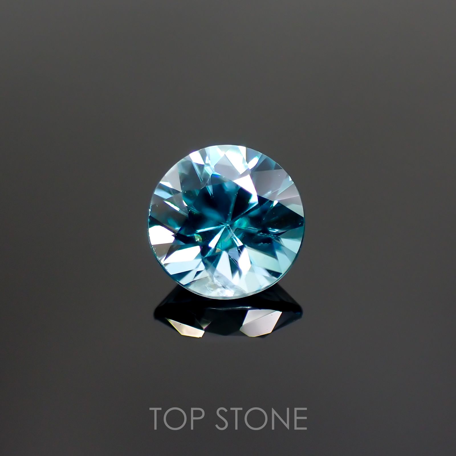 ブルージルコン(宝石名ジルコン) カンボジア産 1.90ct 識別済[20063293]7.1×7.1mm前後
