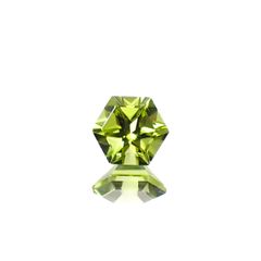 ◇ヘキサゴンカット◇ペリドット(宝石名ペリドット)アメリカ産 0.65ct 識別済[250330109]5x5mm前後