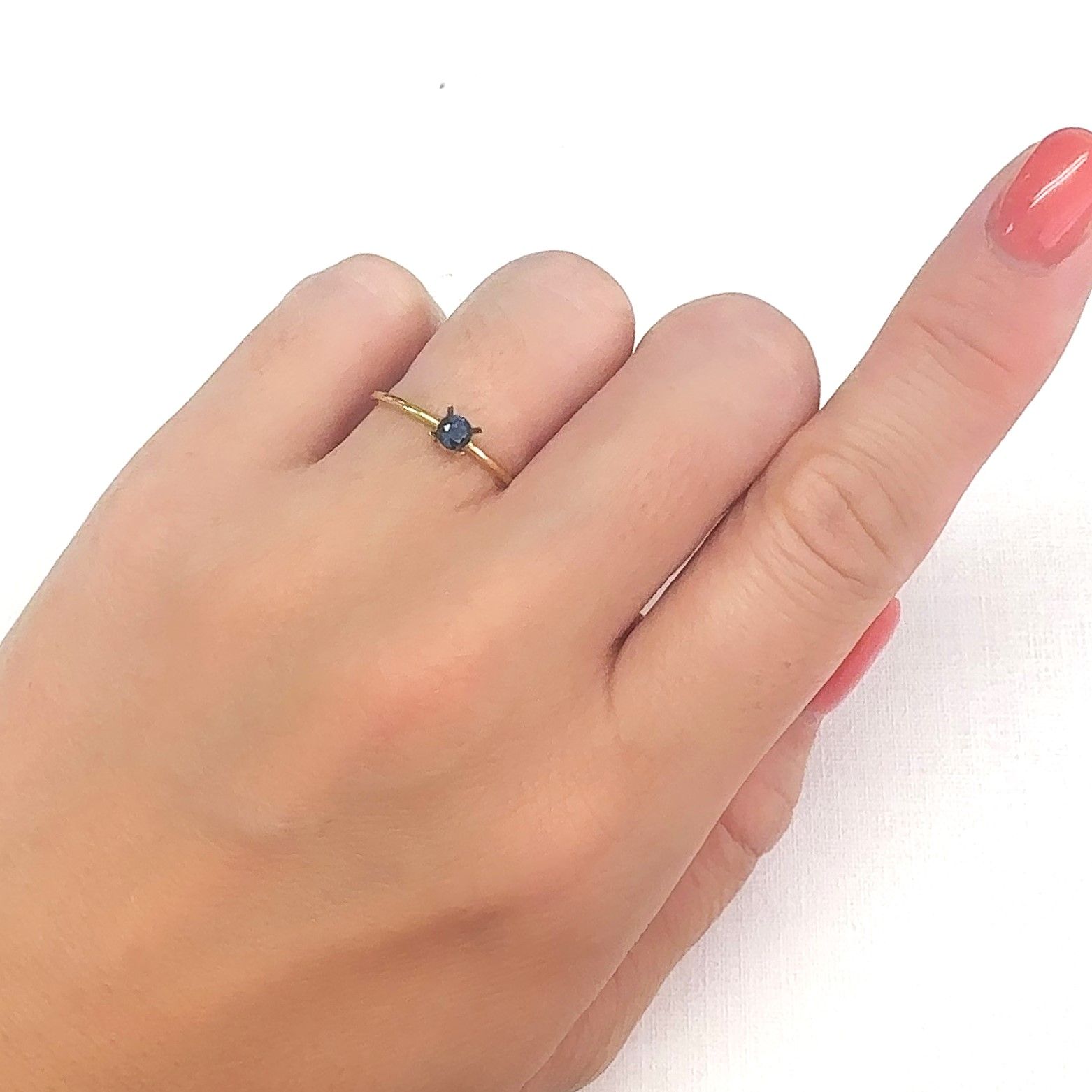 コバルトブルースピネル(宝石名ブルー・スピネル)タンザニア産 0.228ct ソ付(日独)[240928998]3.48x3.52mm前後