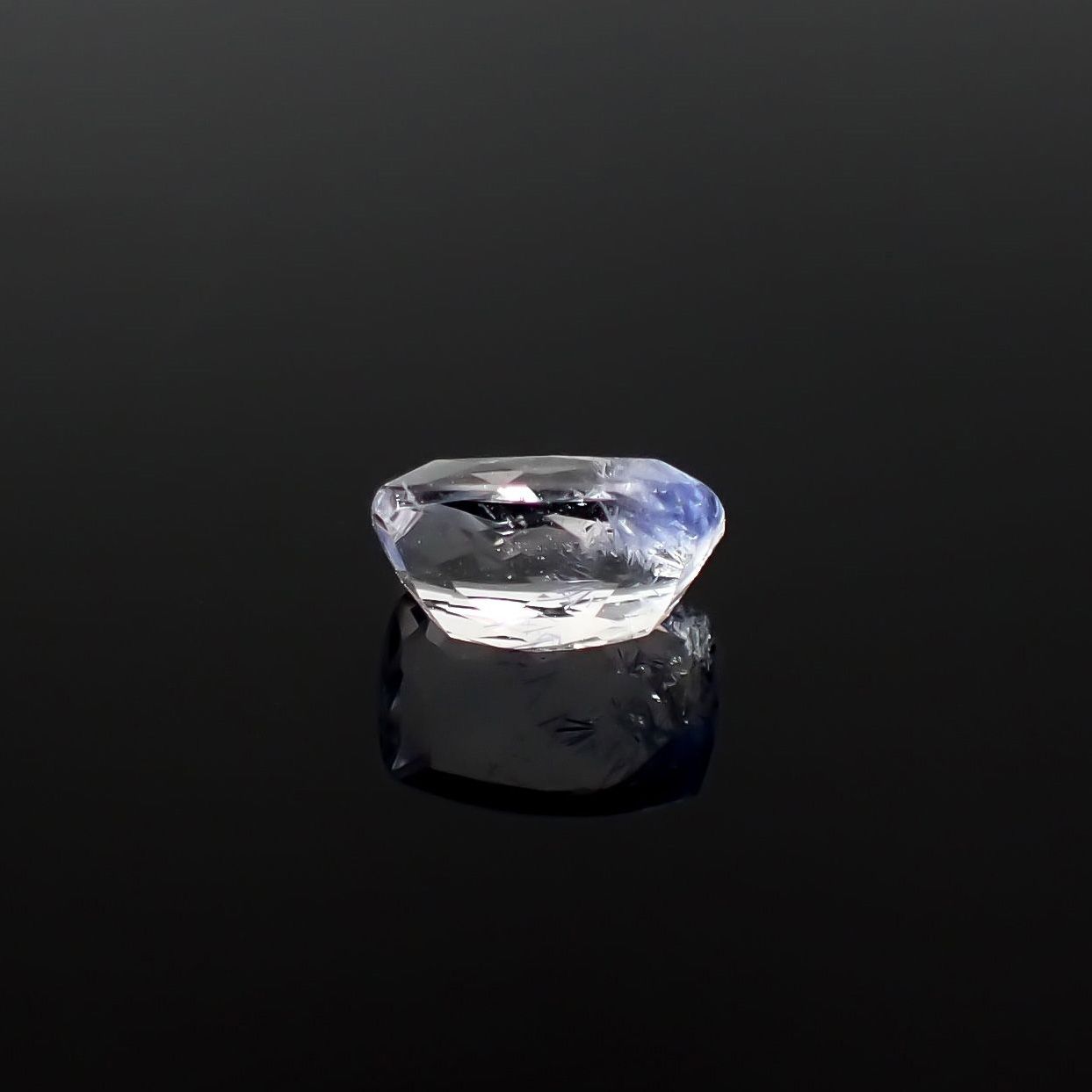 デュモルチェライトインクォーツ ブラジル産 0.89ct / 7.1x5.1mm前後 [260331854]