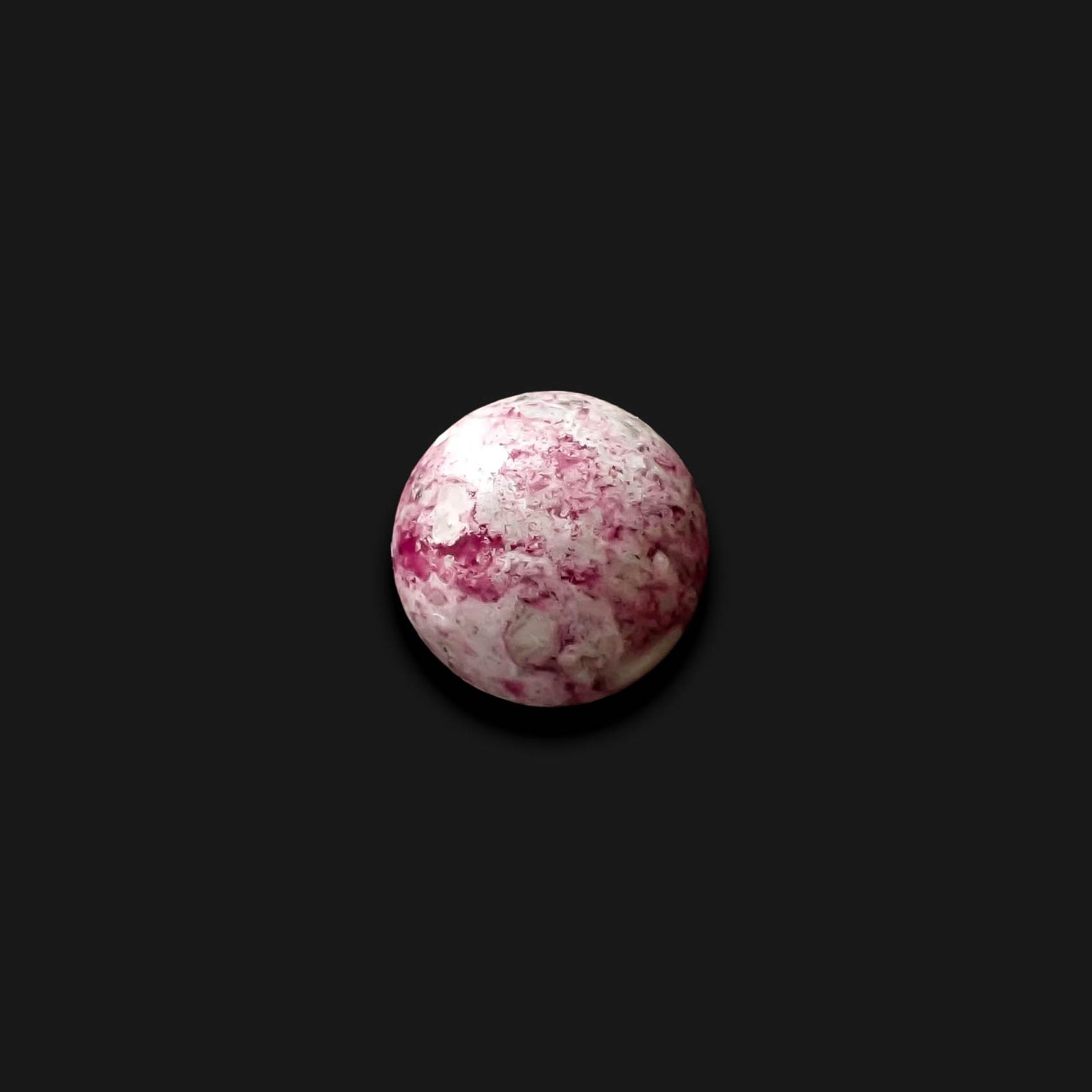 レッドベリル/ピンクベリル(母岩付き) アメリカ・ユタ州産 2.12ct [250730903]9.1x9.1mm前後