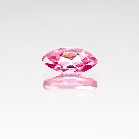 ホットピンクスピネル(宝石名ピンク・スピネル)タンザニア産 0.25ct 識別済[231124095]6.1x2.9mm前後
