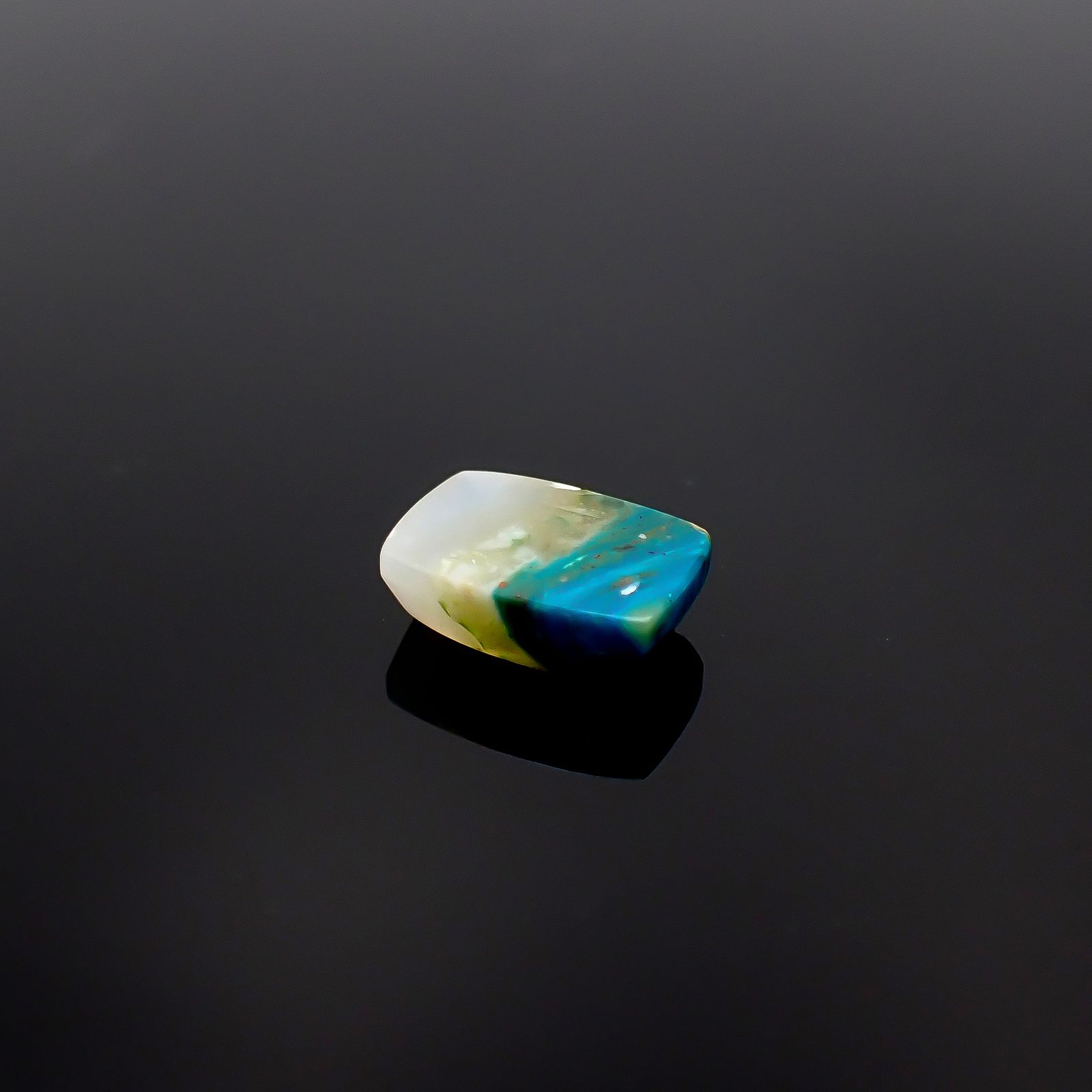 ブルーオパール ペルー産 5.29ct [250730722]13.2x9.2mm前後
