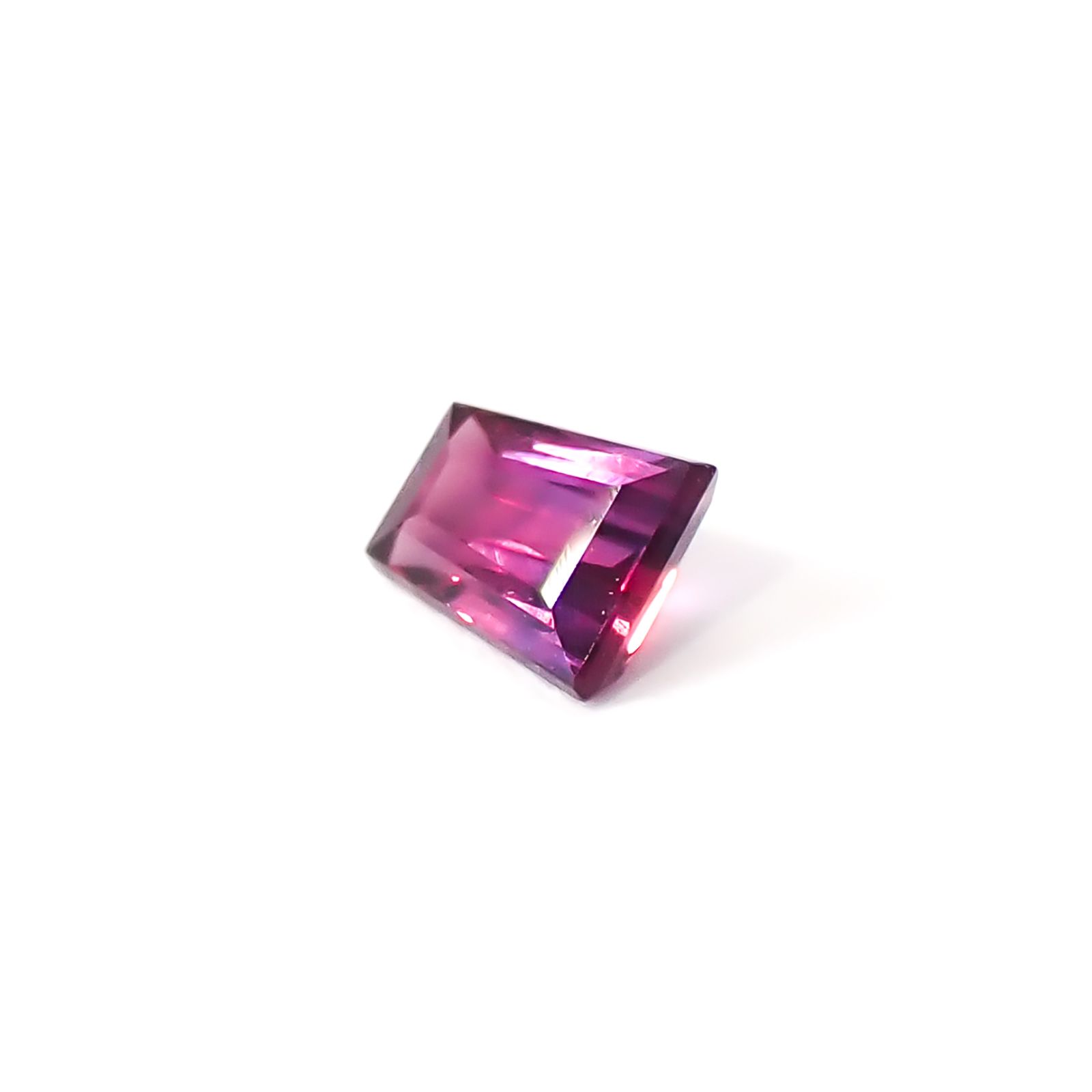 ウィンザーサファイア タンザニア・ウィンザー産 0.17ct / 3.5x2.7mm前後 [260532130]
