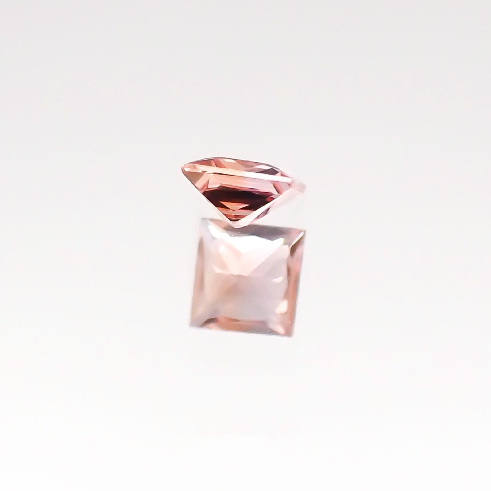◇プリンセスカット◇パパラチャサファイア スリランカ産 ルース 0.086ct ソーティング付き[20106950]2.51×2.44mm前後