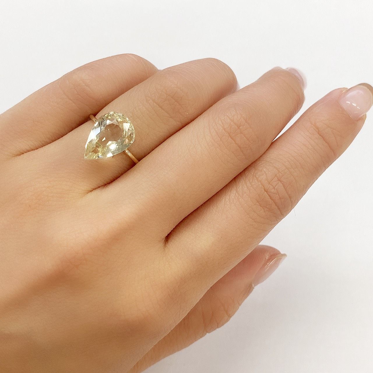 イエロースポジュミン(宝石名スポジュミン) アフガニスタン産 4.59ct 識別済[250711460]13.3×9.2mm前後