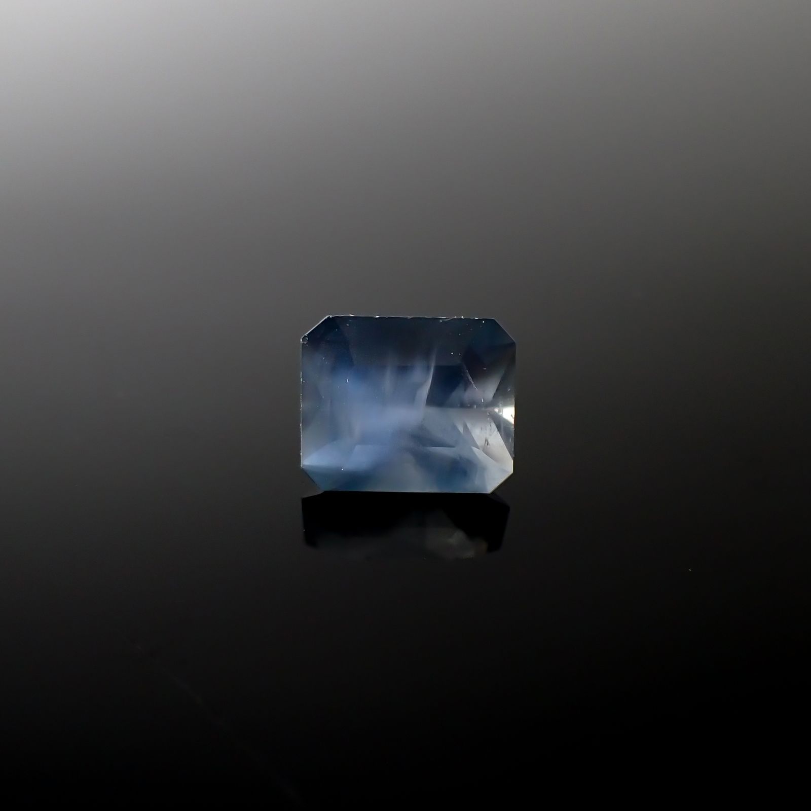 アパタイト フルオレッセンス ジンバブエ産 3.20ct[240527578]9.3x7.6mm前後